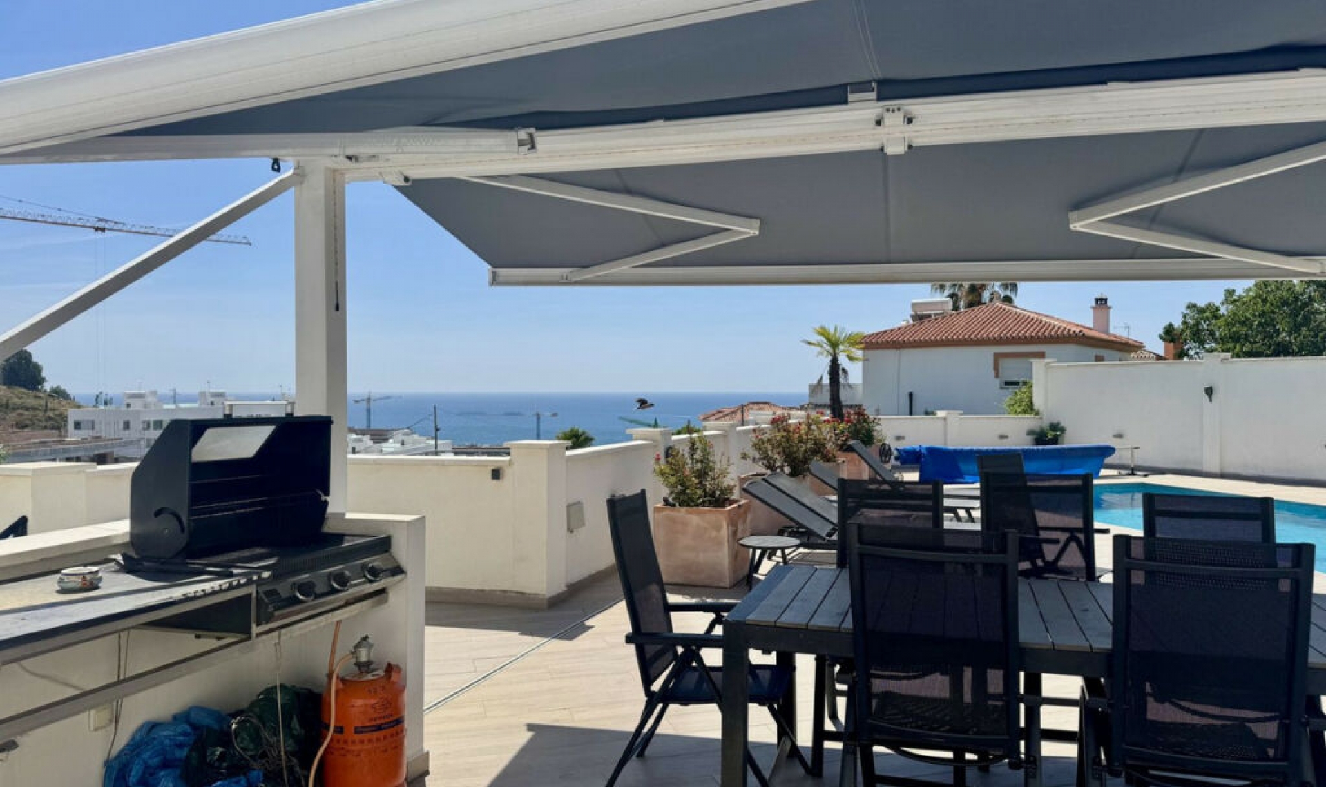 Resale - House -
Estepona