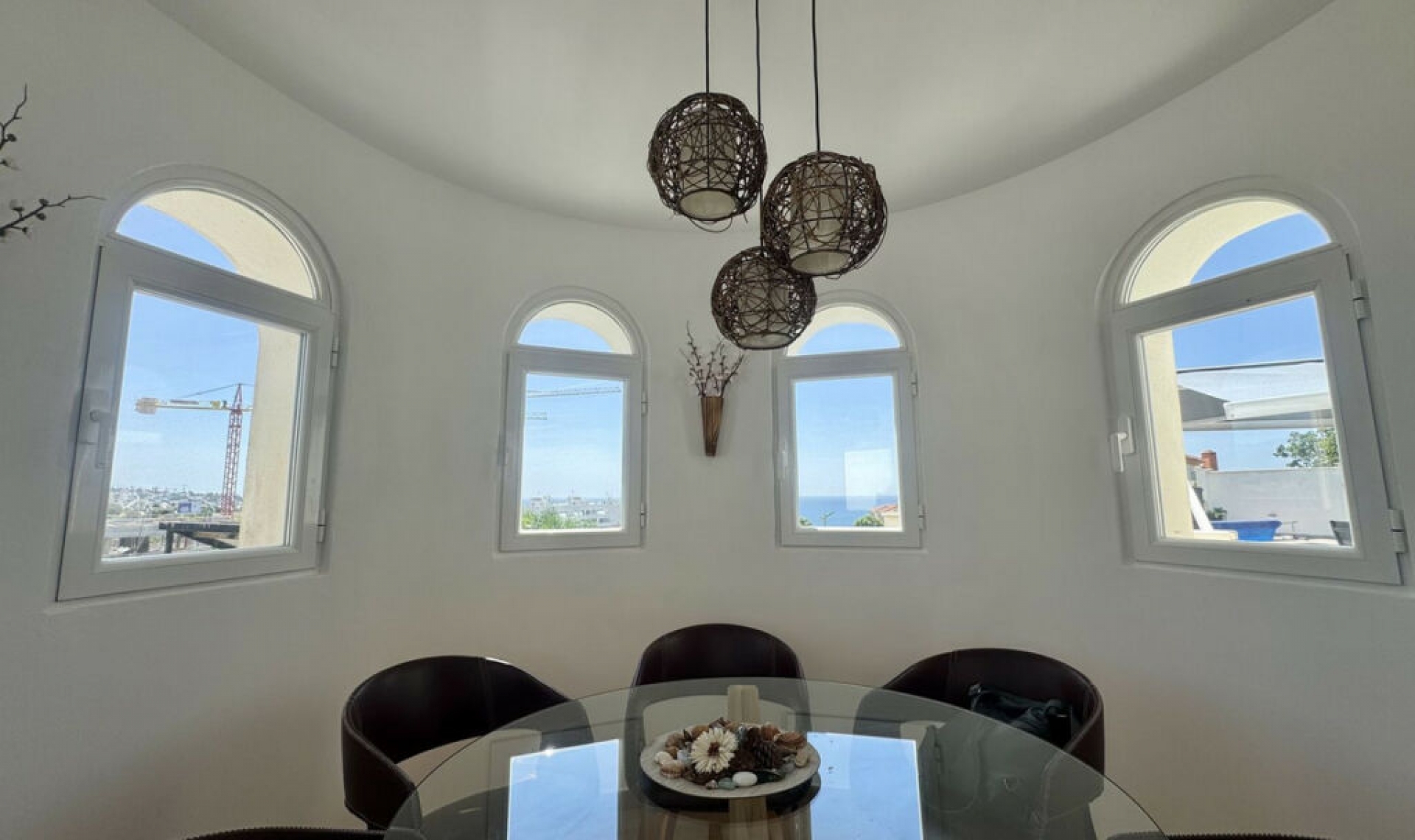 Resale - House -
Estepona
