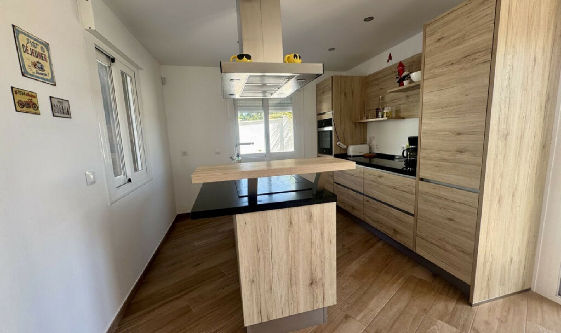Resale - House -
Estepona