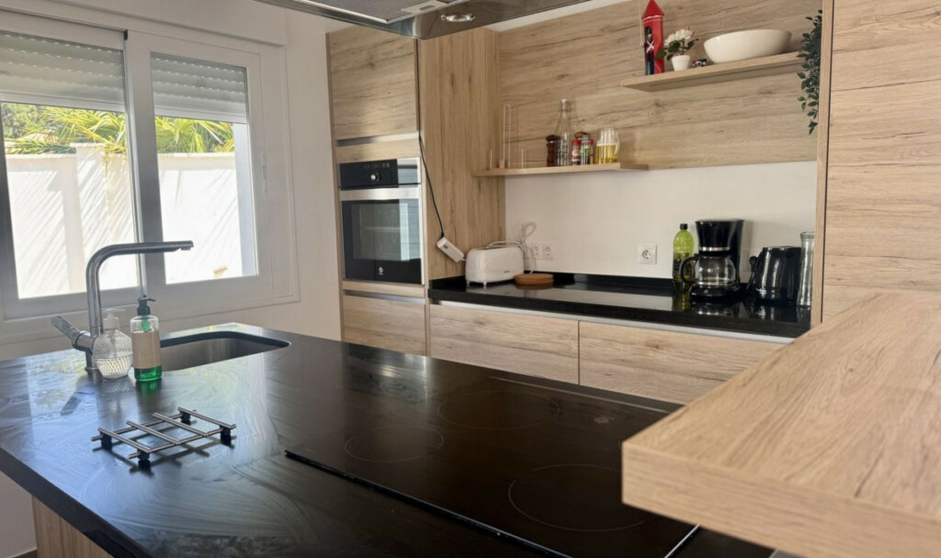 Resale - House -
Estepona