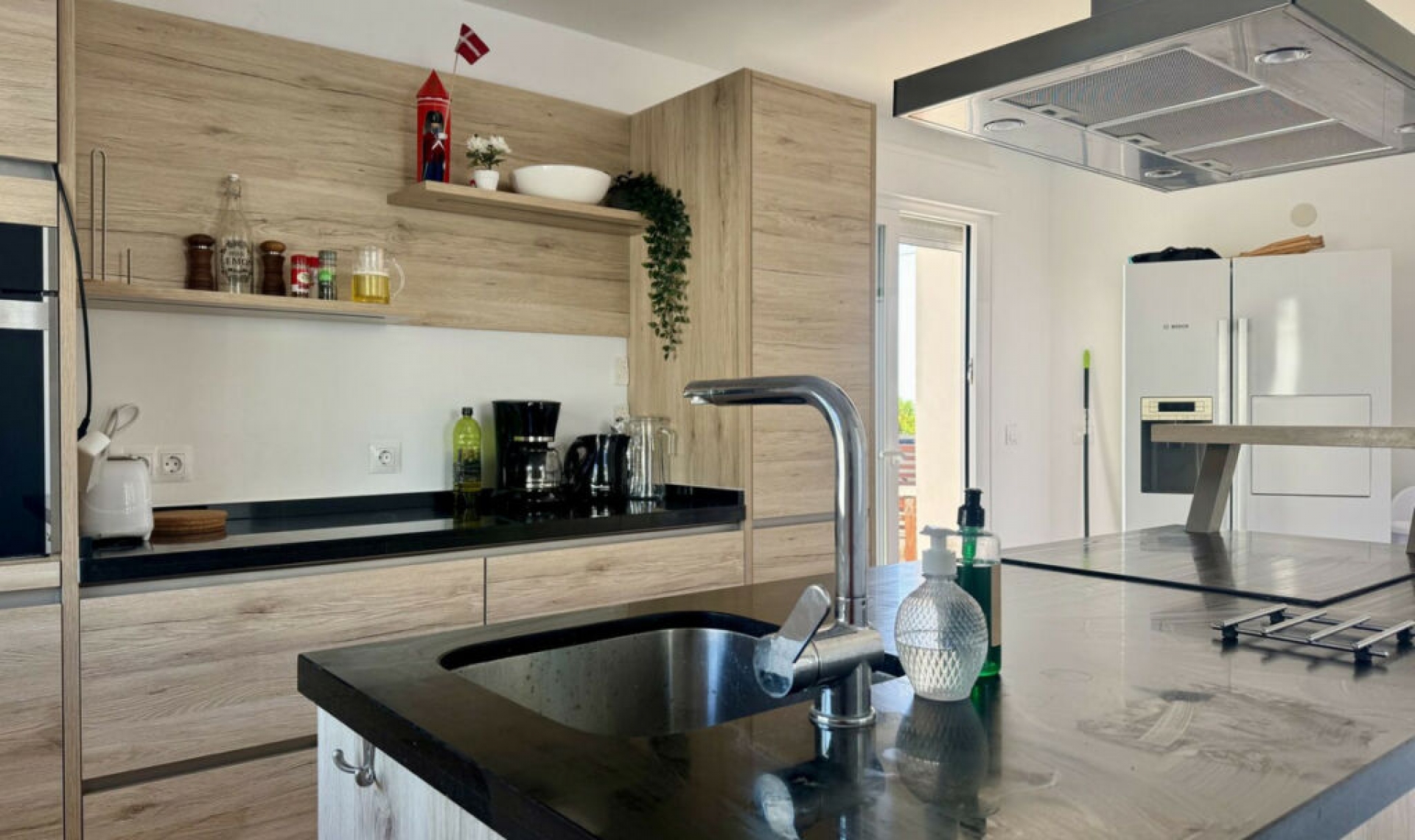 Resale - House -
Estepona