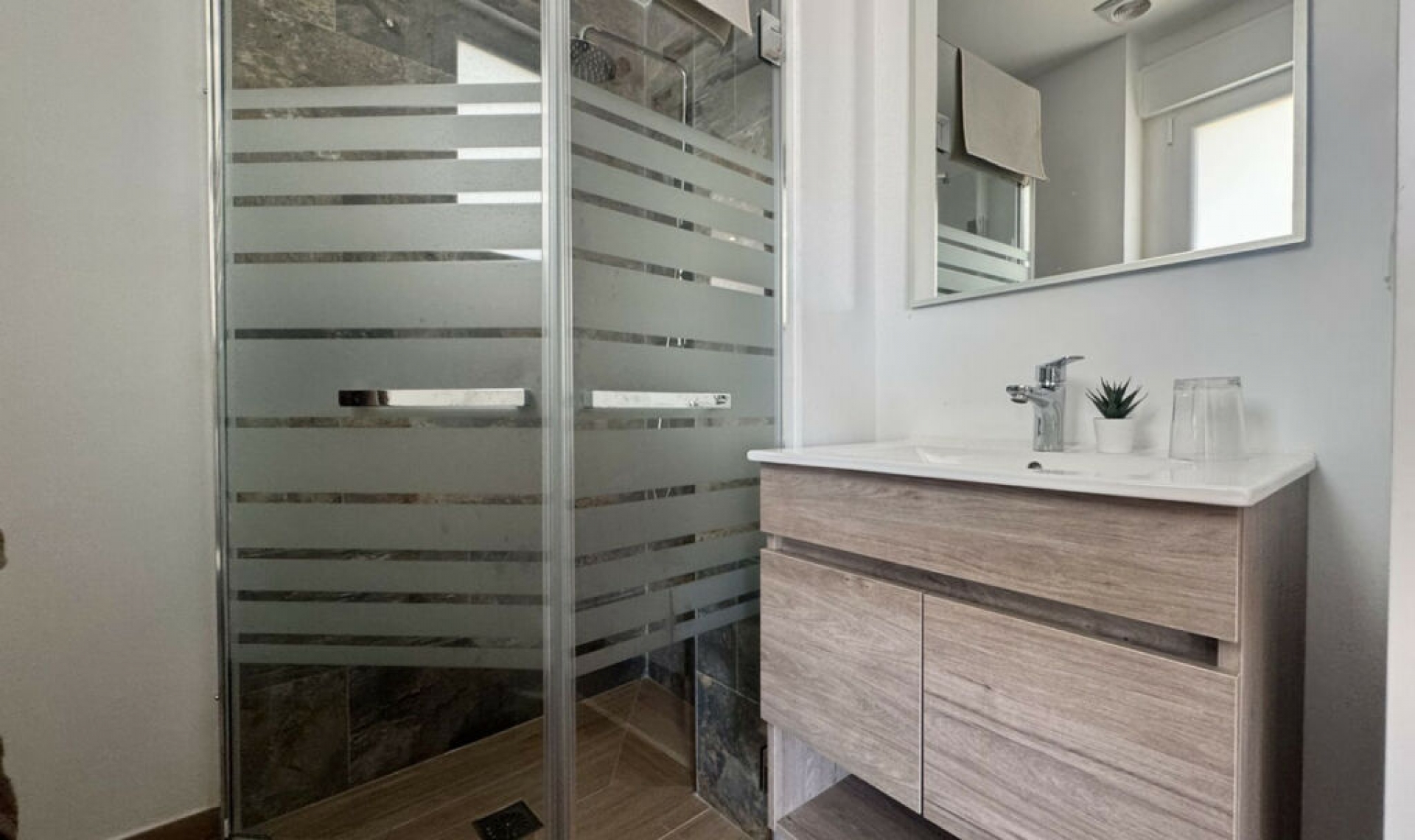 Resale - House -
Estepona