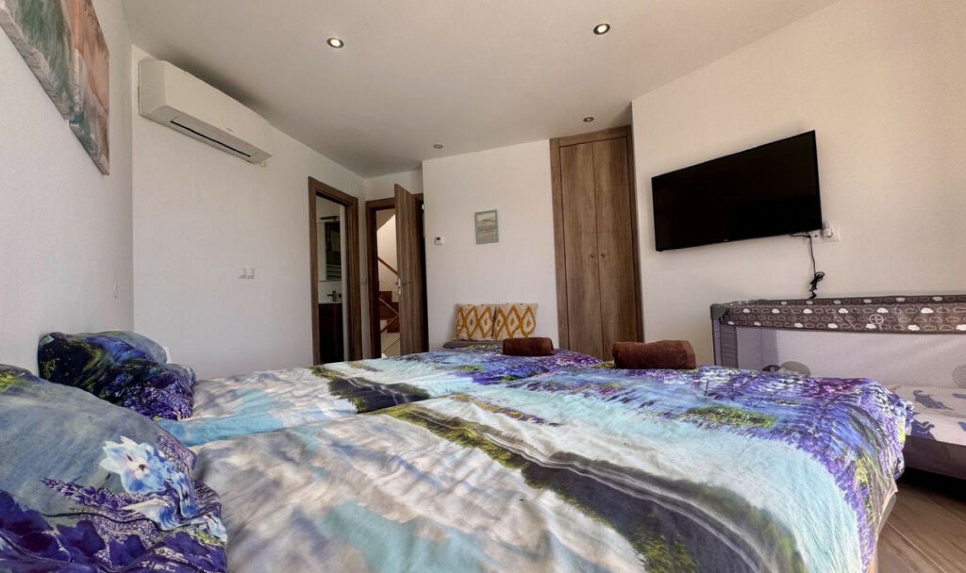 Resale - House -
Estepona
