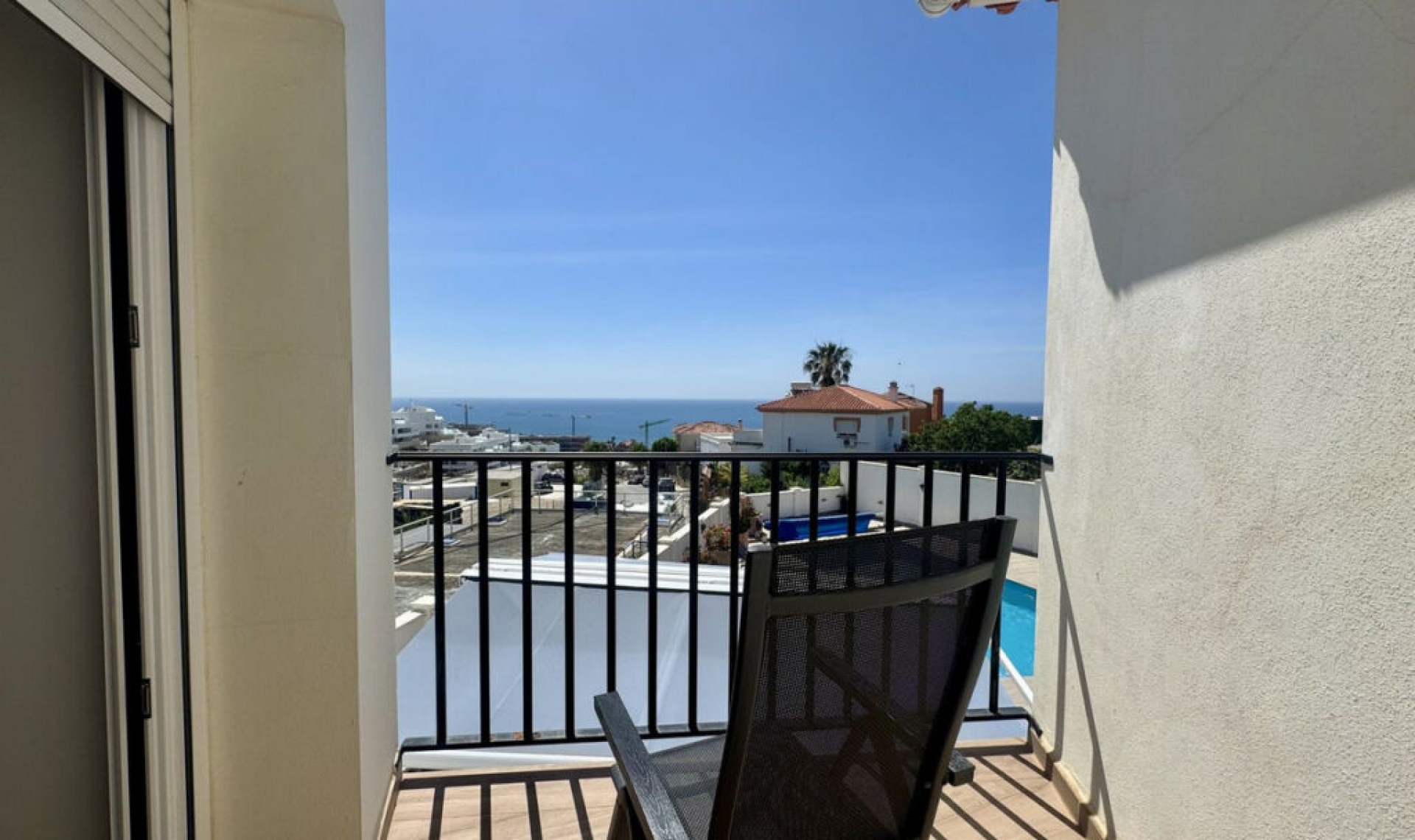 Resale - House -
Estepona