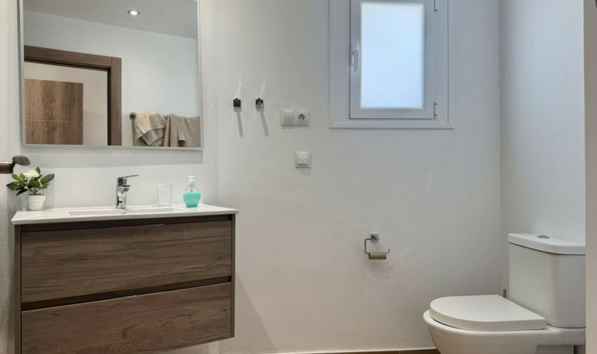 Resale - House -
Estepona