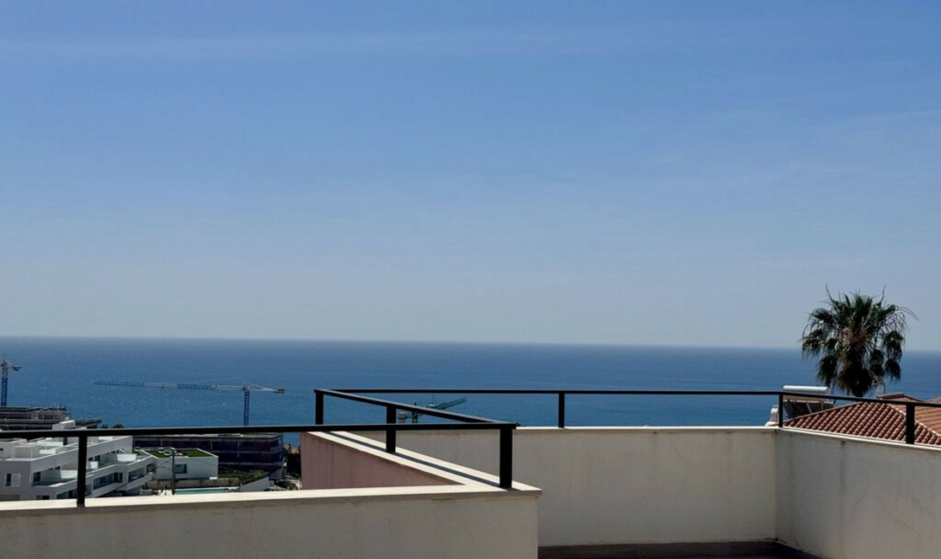 Resale - House -
Estepona