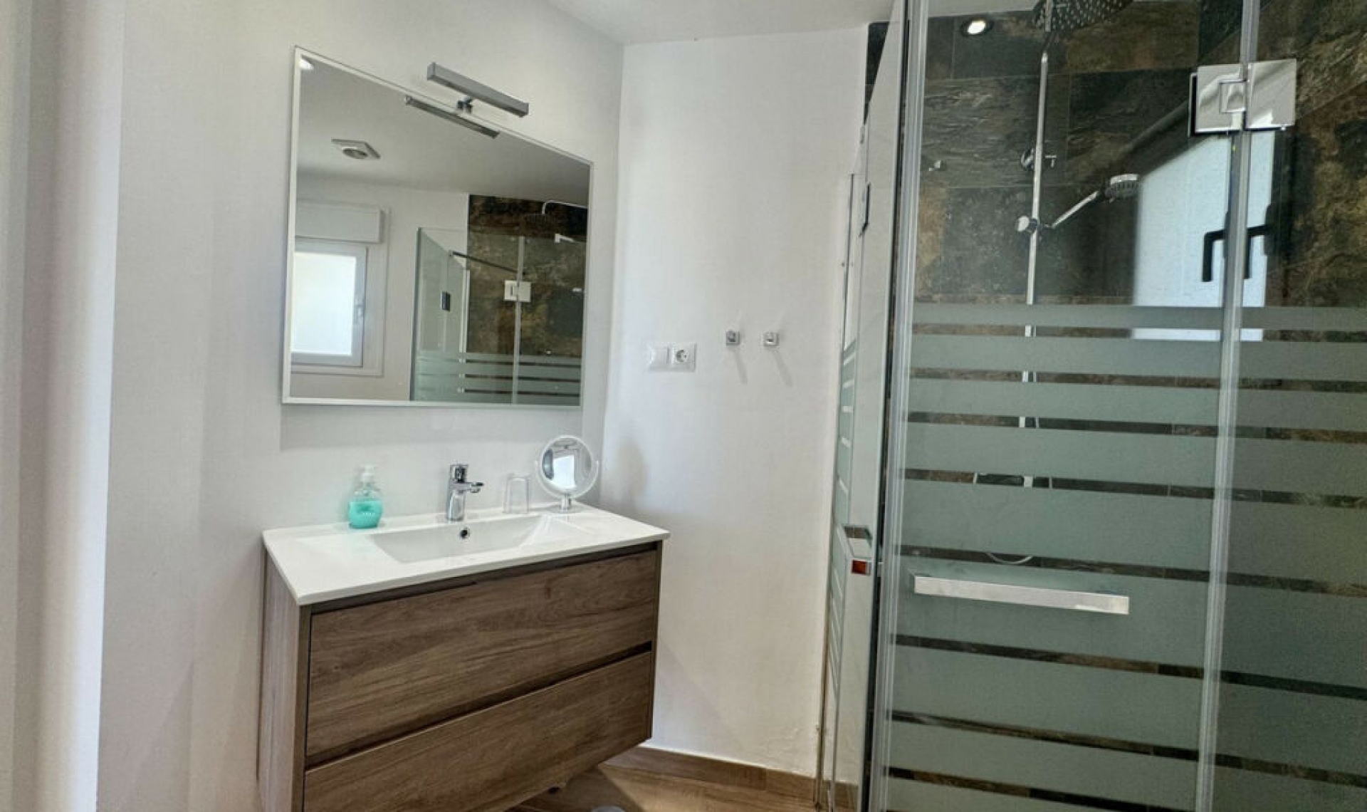 Resale - House -
Estepona