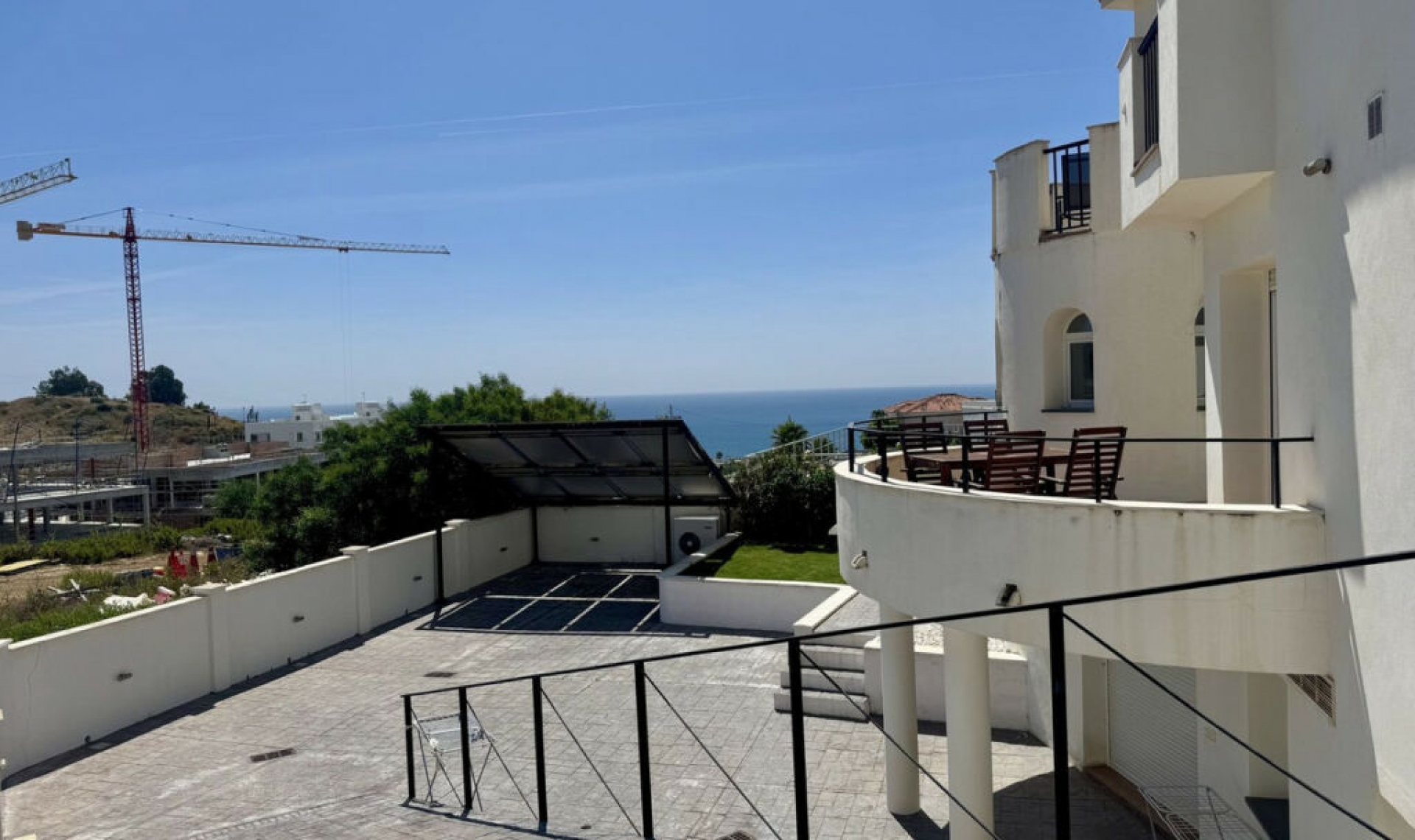Resale - House -
Estepona