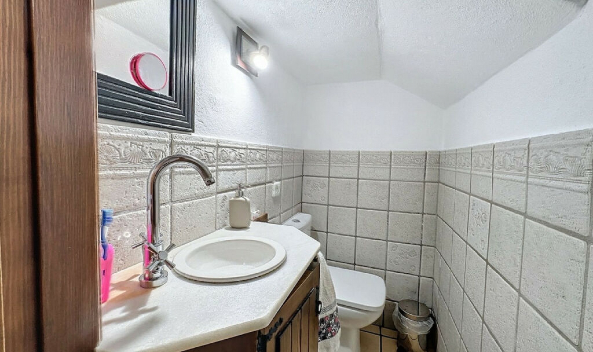 Resale - House -
Estepona