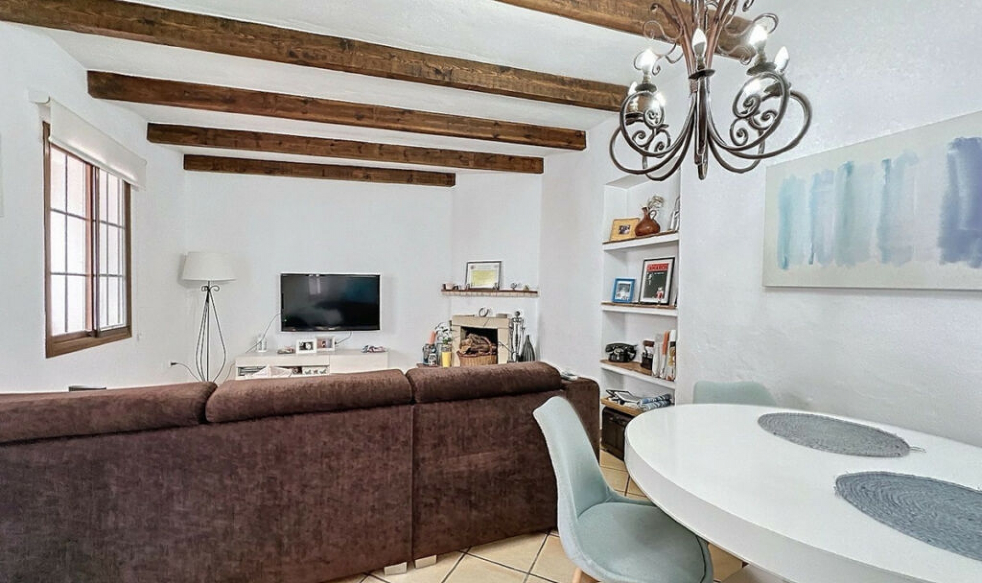 Resale - House -
Estepona