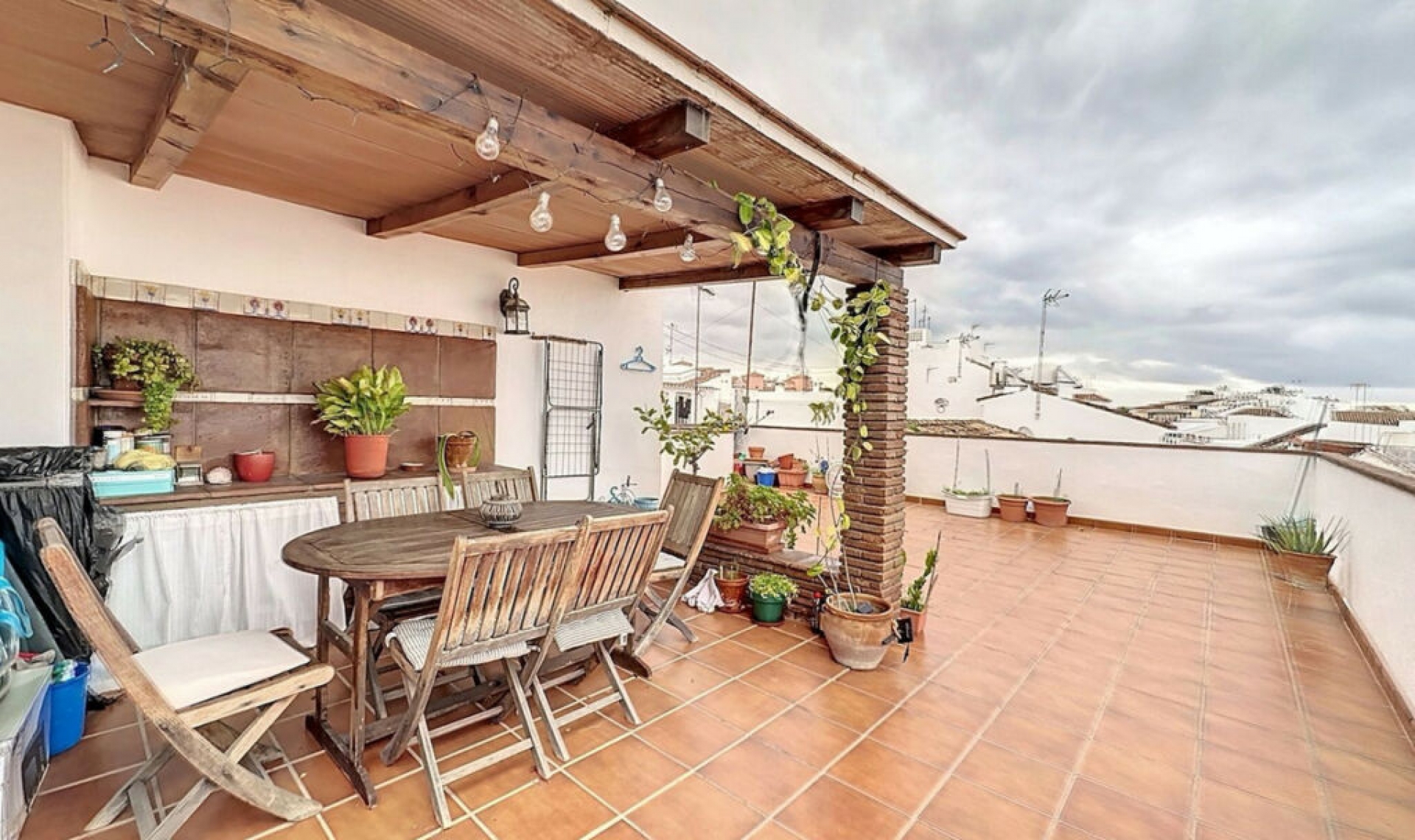 Resale - House -
Estepona