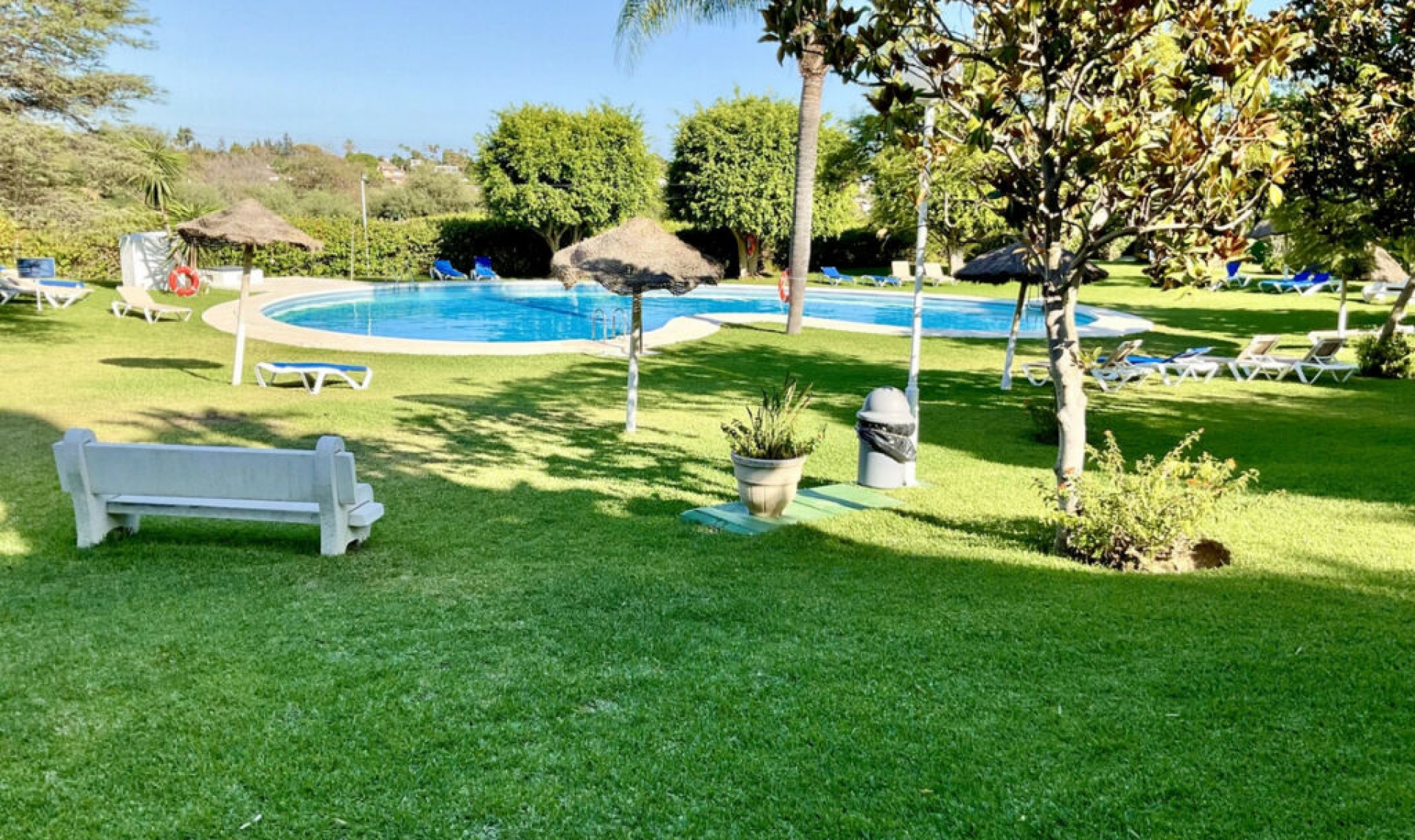 Resale - House -
Estepona
