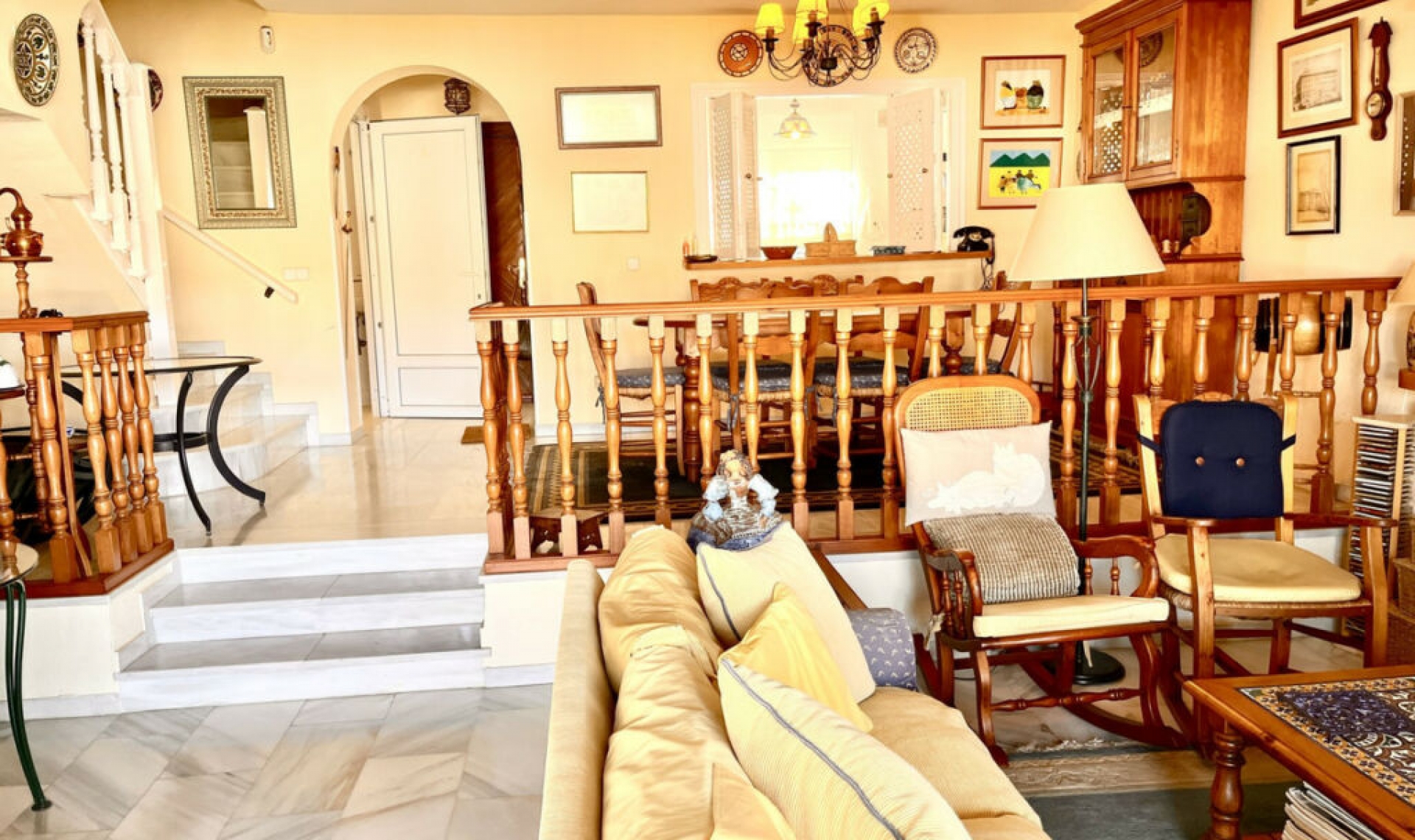 Resale - House -
Estepona