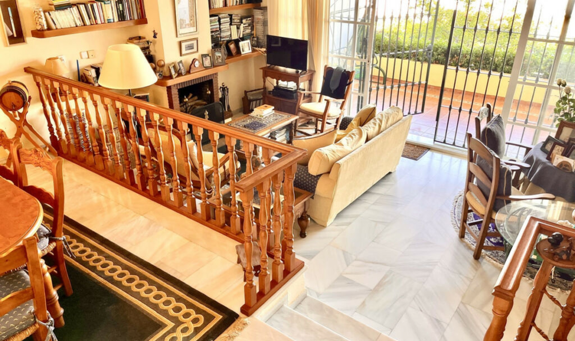 Resale - House -
Estepona