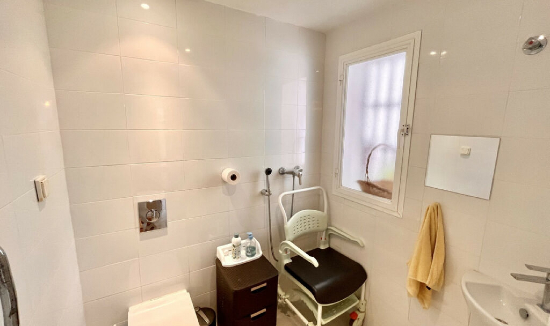 Resale - House -
Estepona