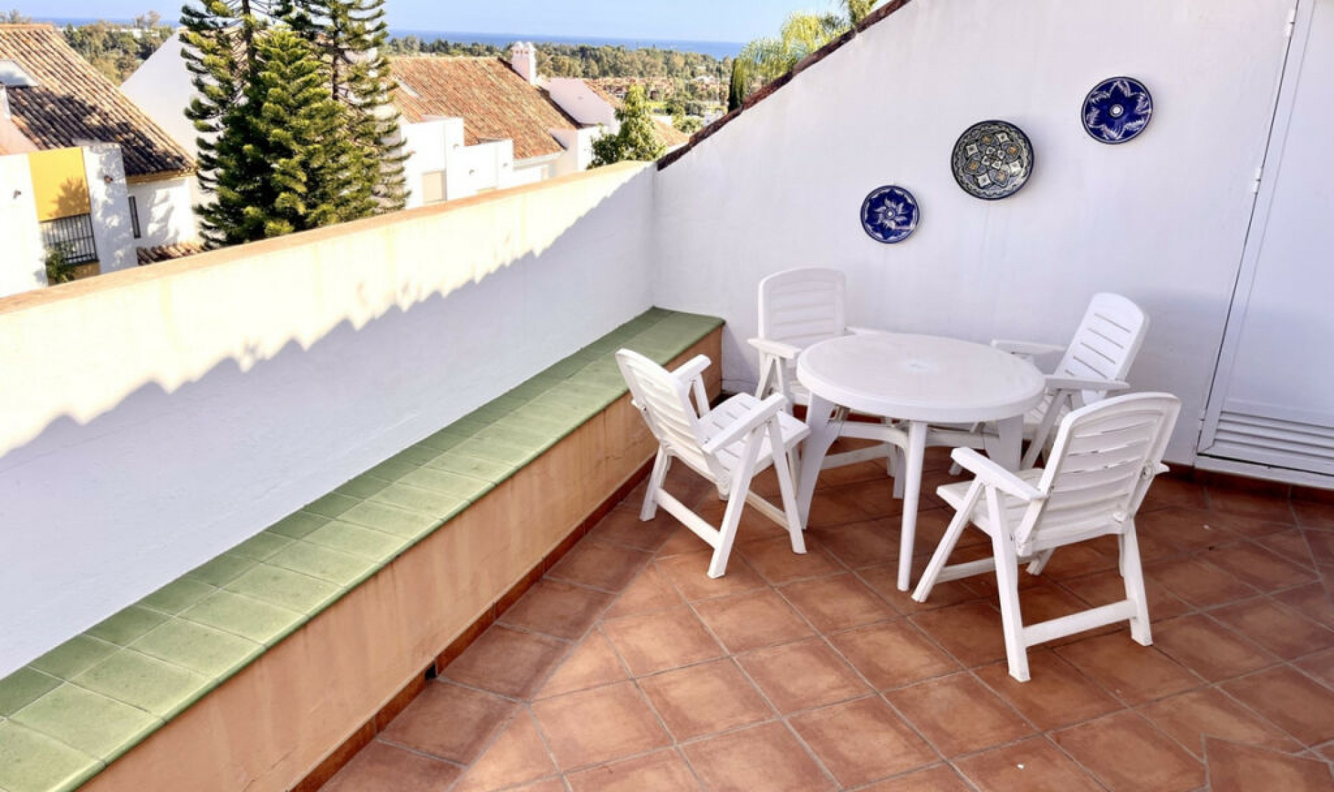 Resale - House -
Estepona