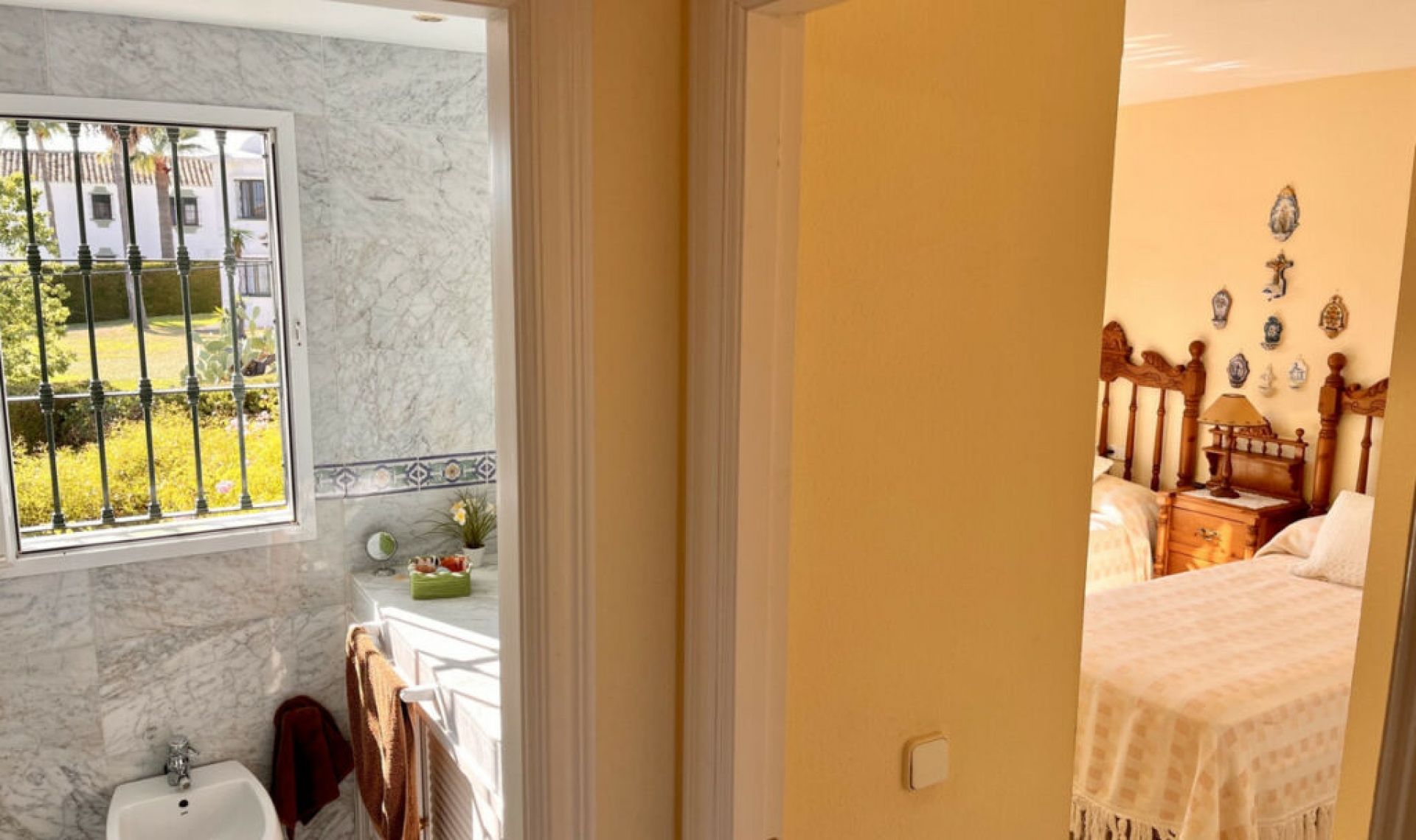 Resale - House -
Estepona