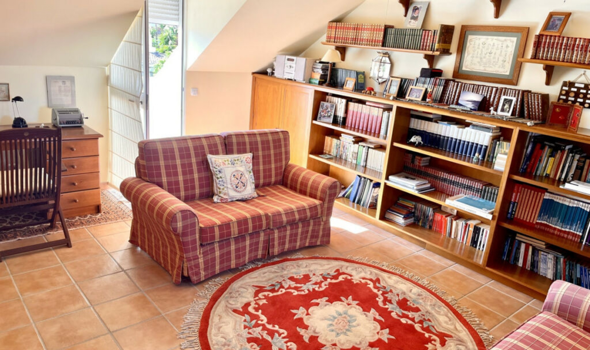 Resale - House -
Estepona