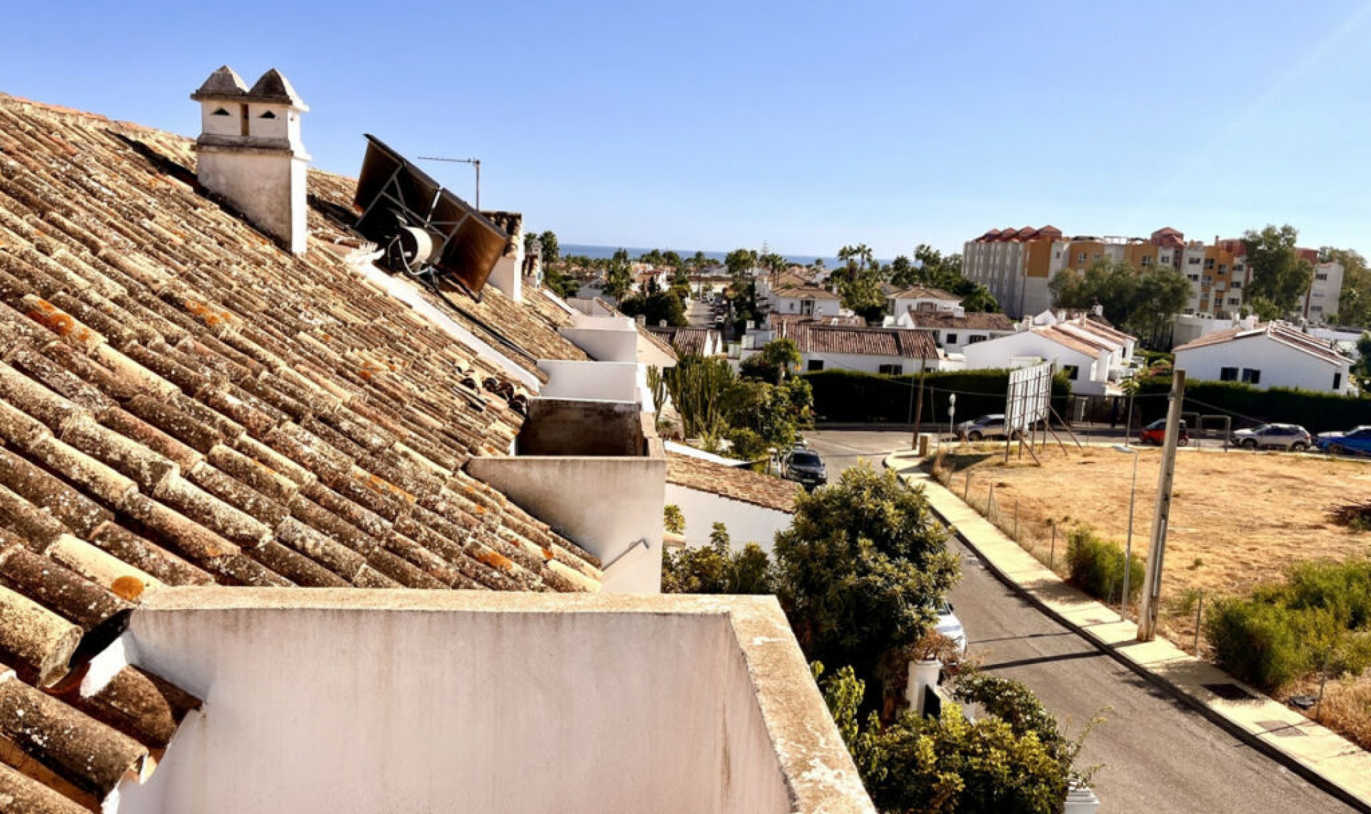 Resale - House -
Estepona