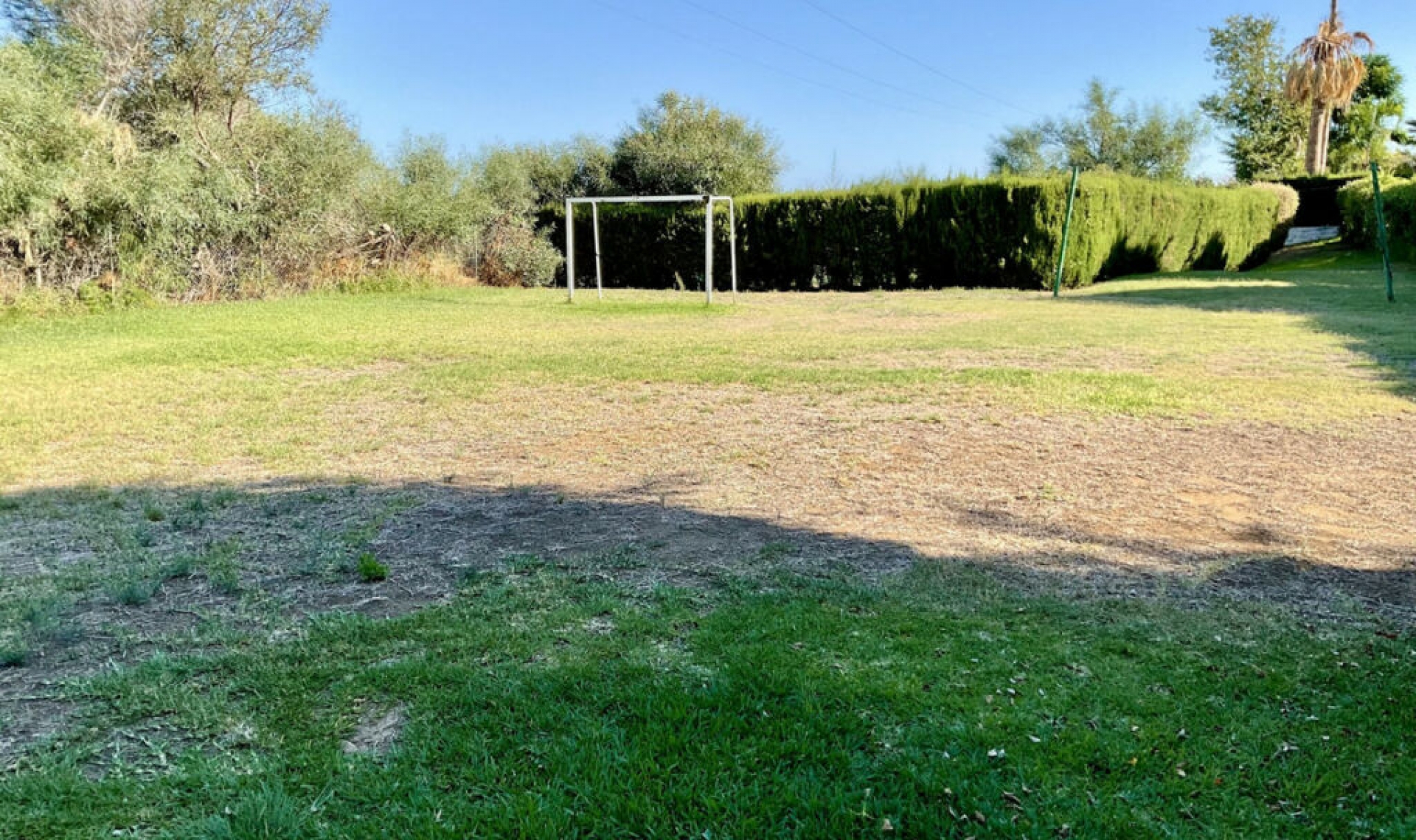 Resale - House -
Estepona