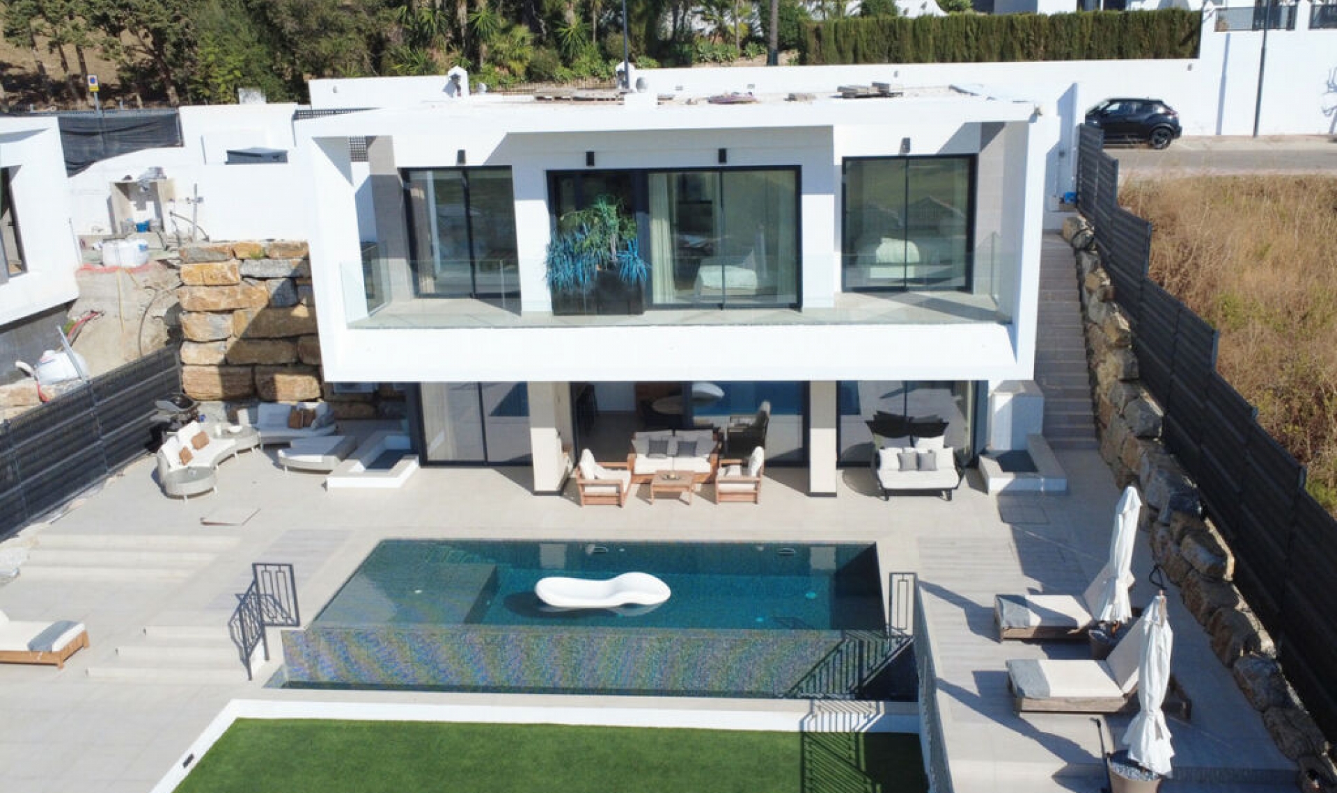 Resale - House -
Estepona