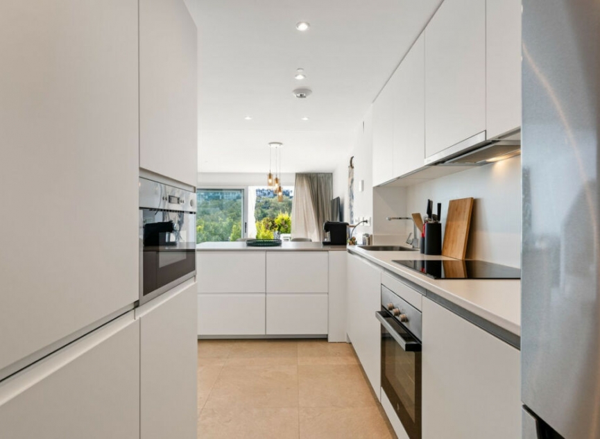 Resale - House -
Estepona