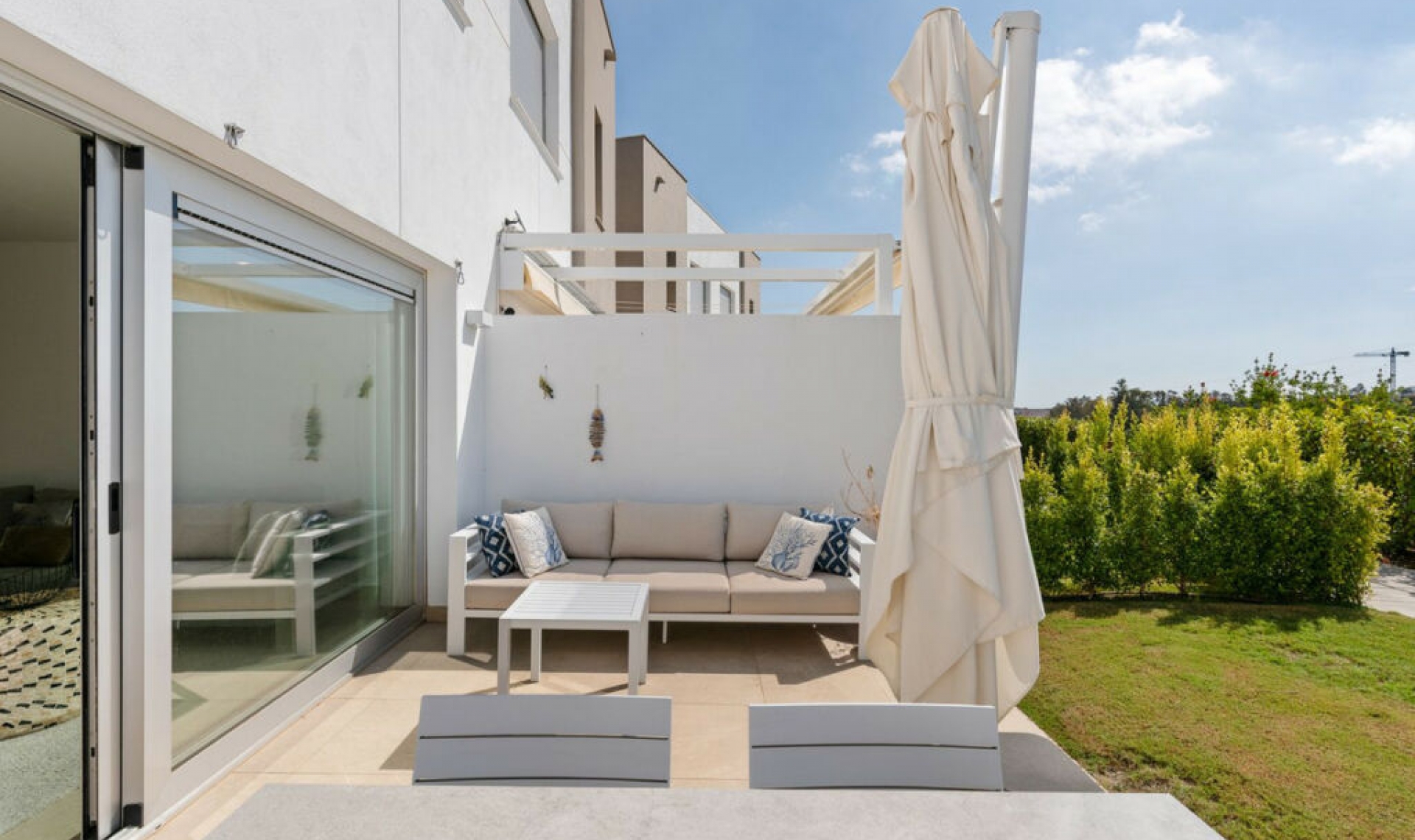 Resale - House -
Estepona