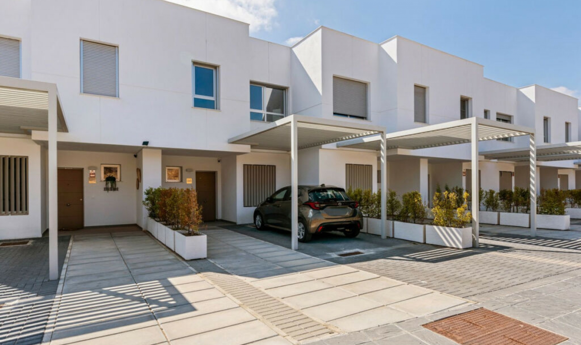 Resale - House -
Estepona