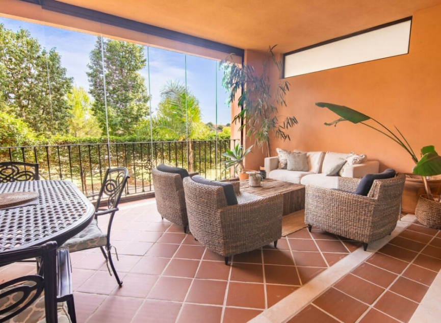 Resale - House -
Estepona