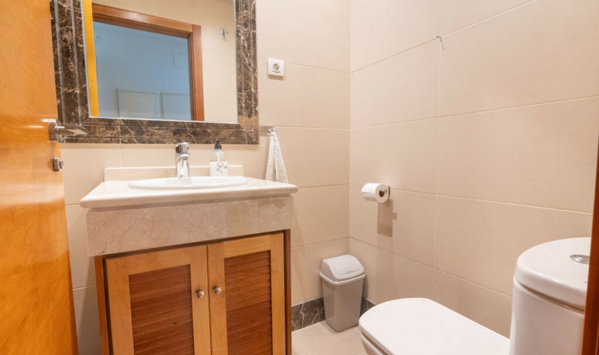 Resale - House -
Estepona