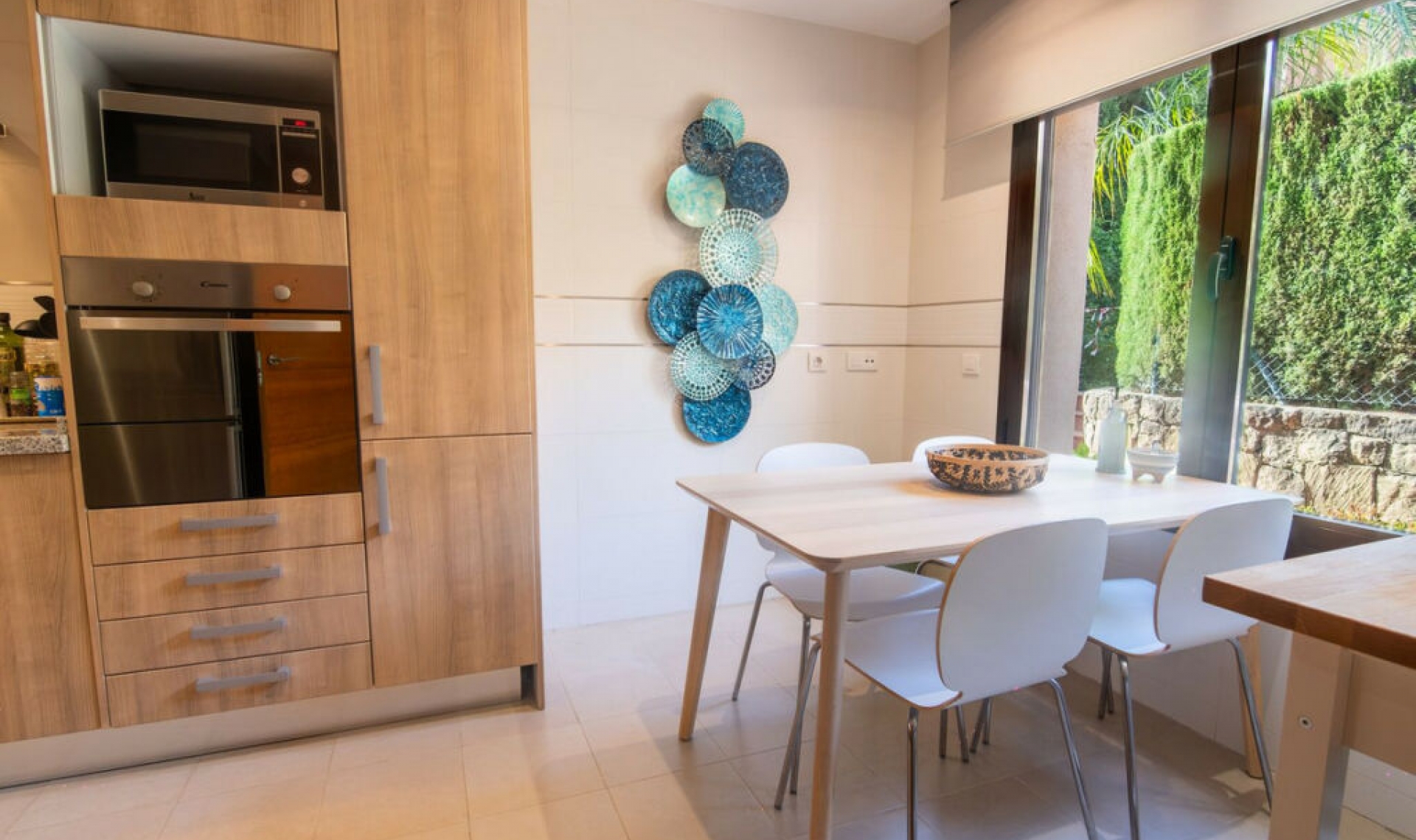 Resale - House -
Estepona