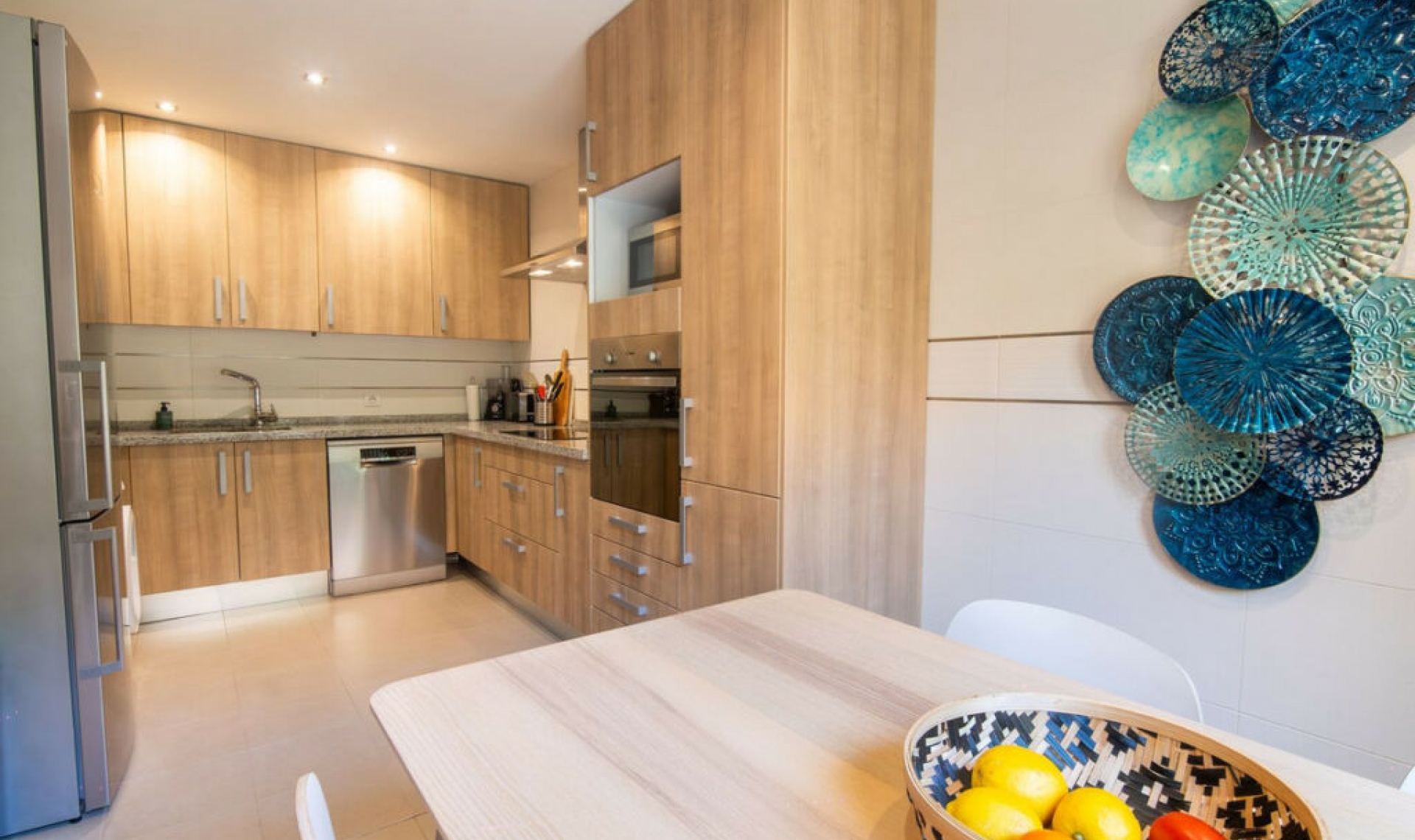 Resale - House -
Estepona