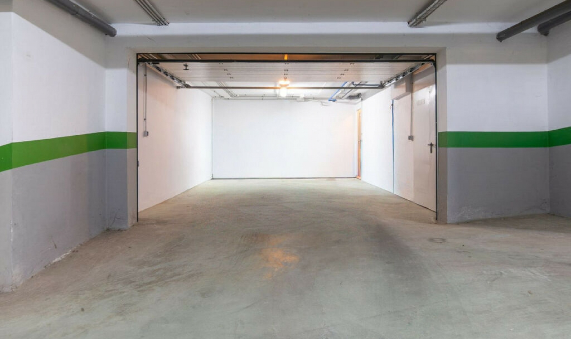 Resale - House -
Estepona