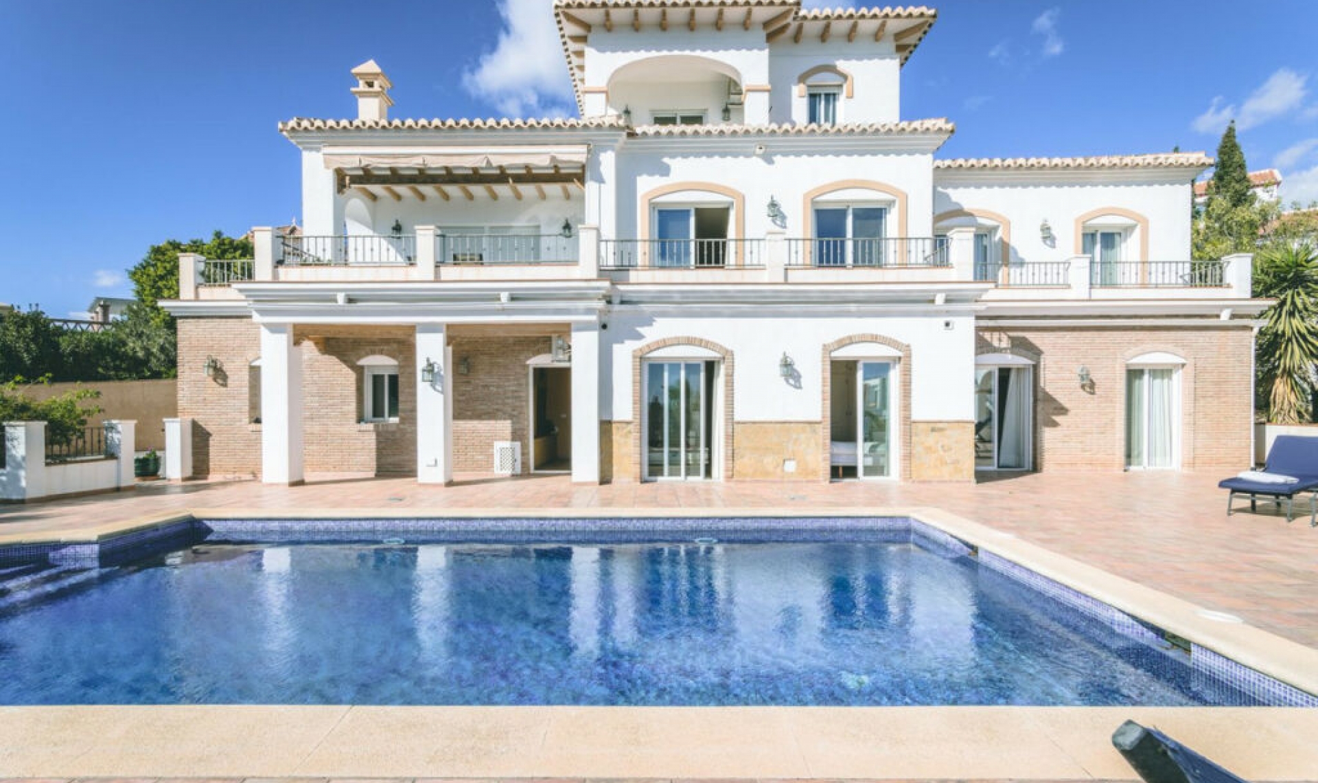 Resale - House -
Frigiliana