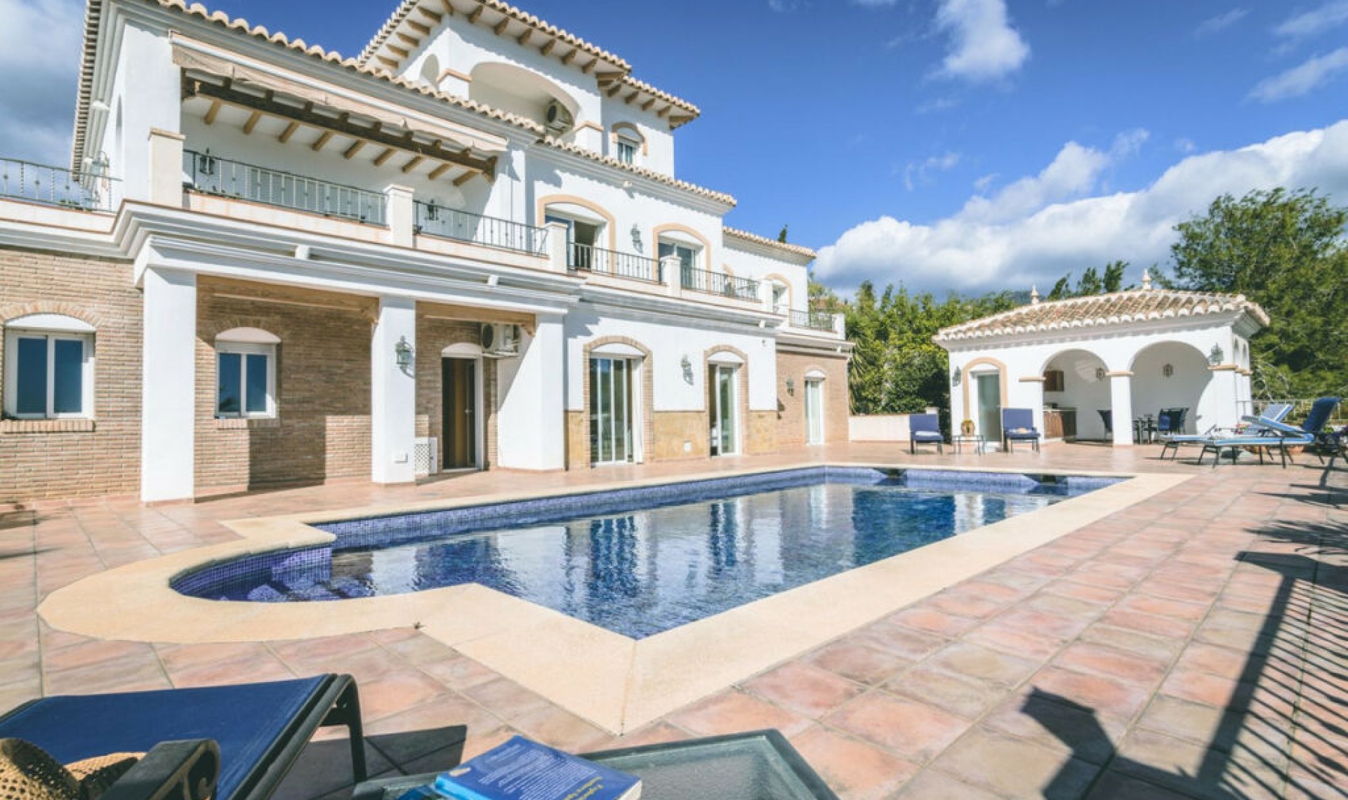 Resale - House -
Frigiliana
