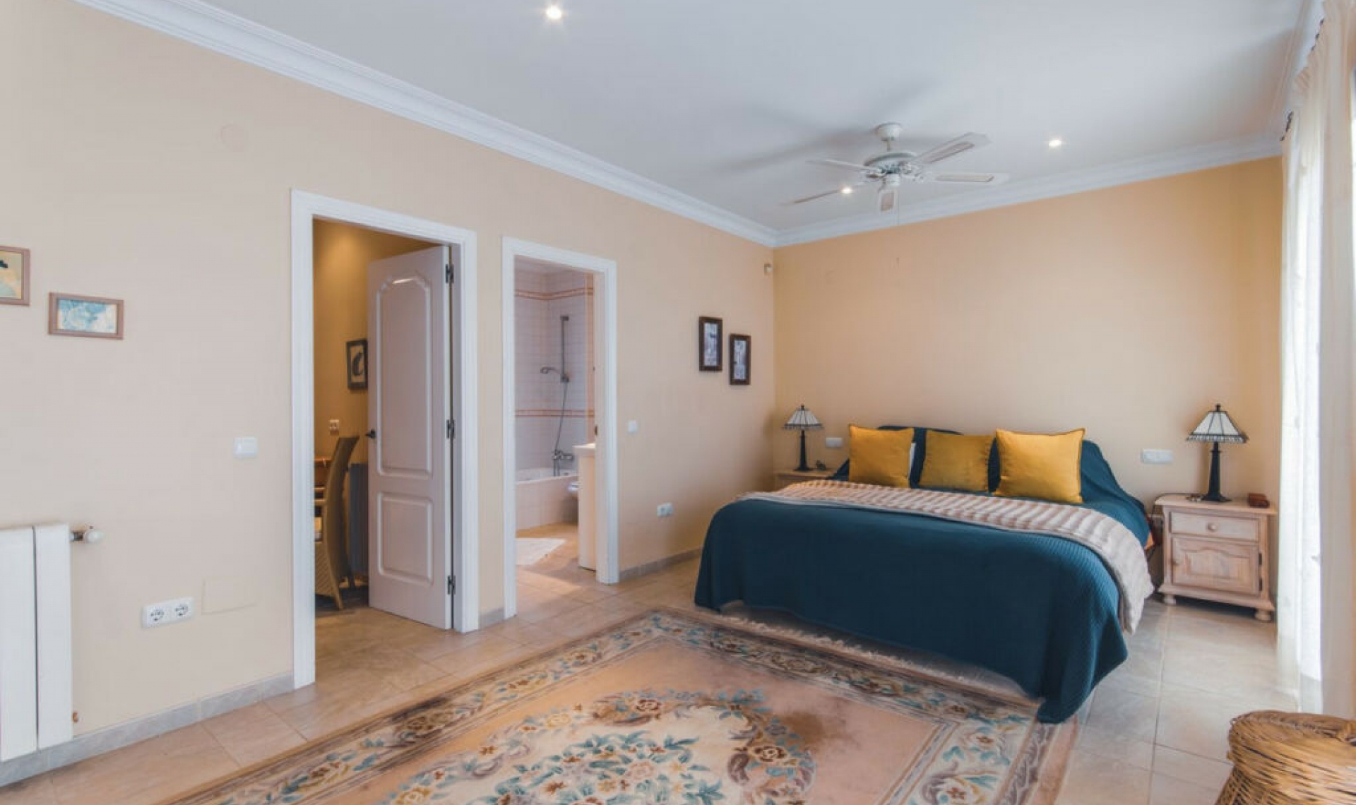 Resale - House -
Frigiliana