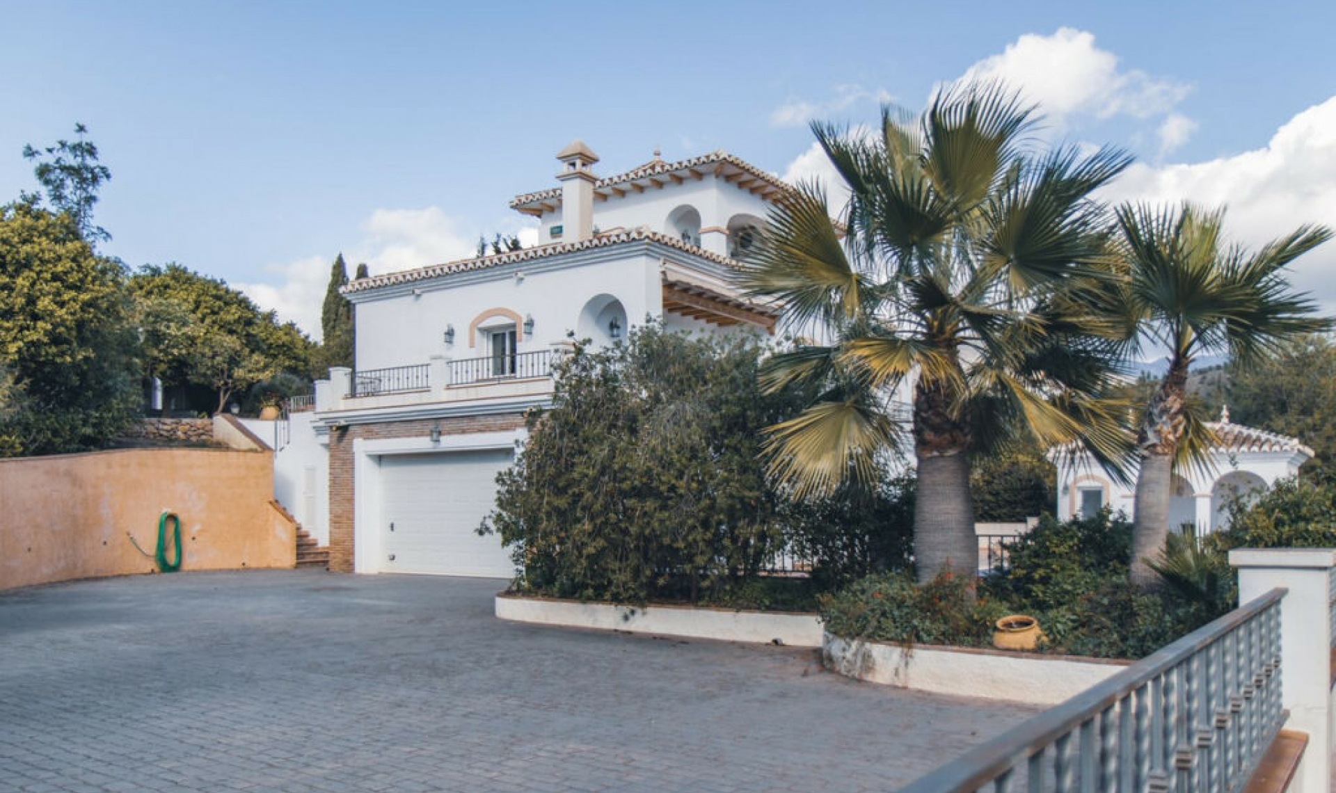 Resale - House -
Frigiliana