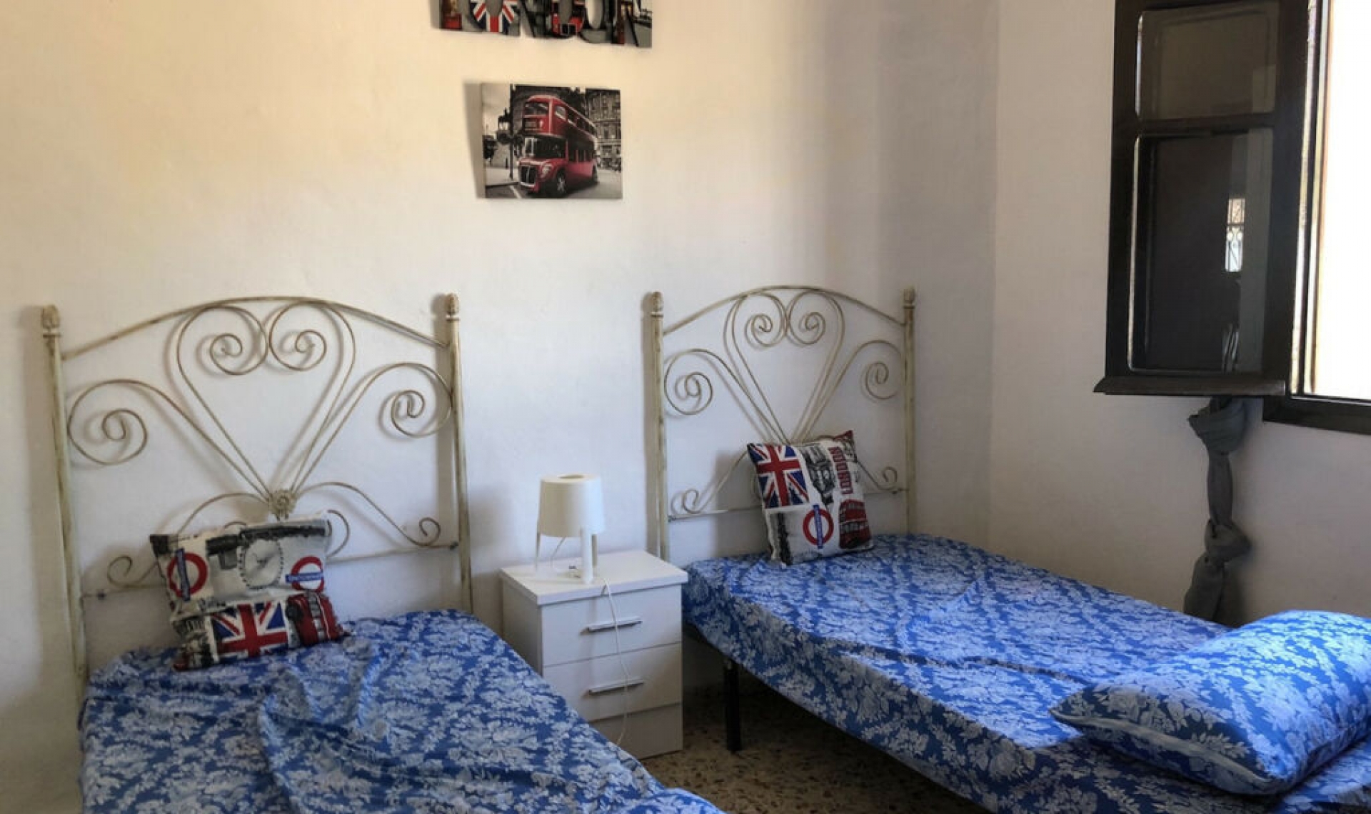 Resale - House -
Frigiliana