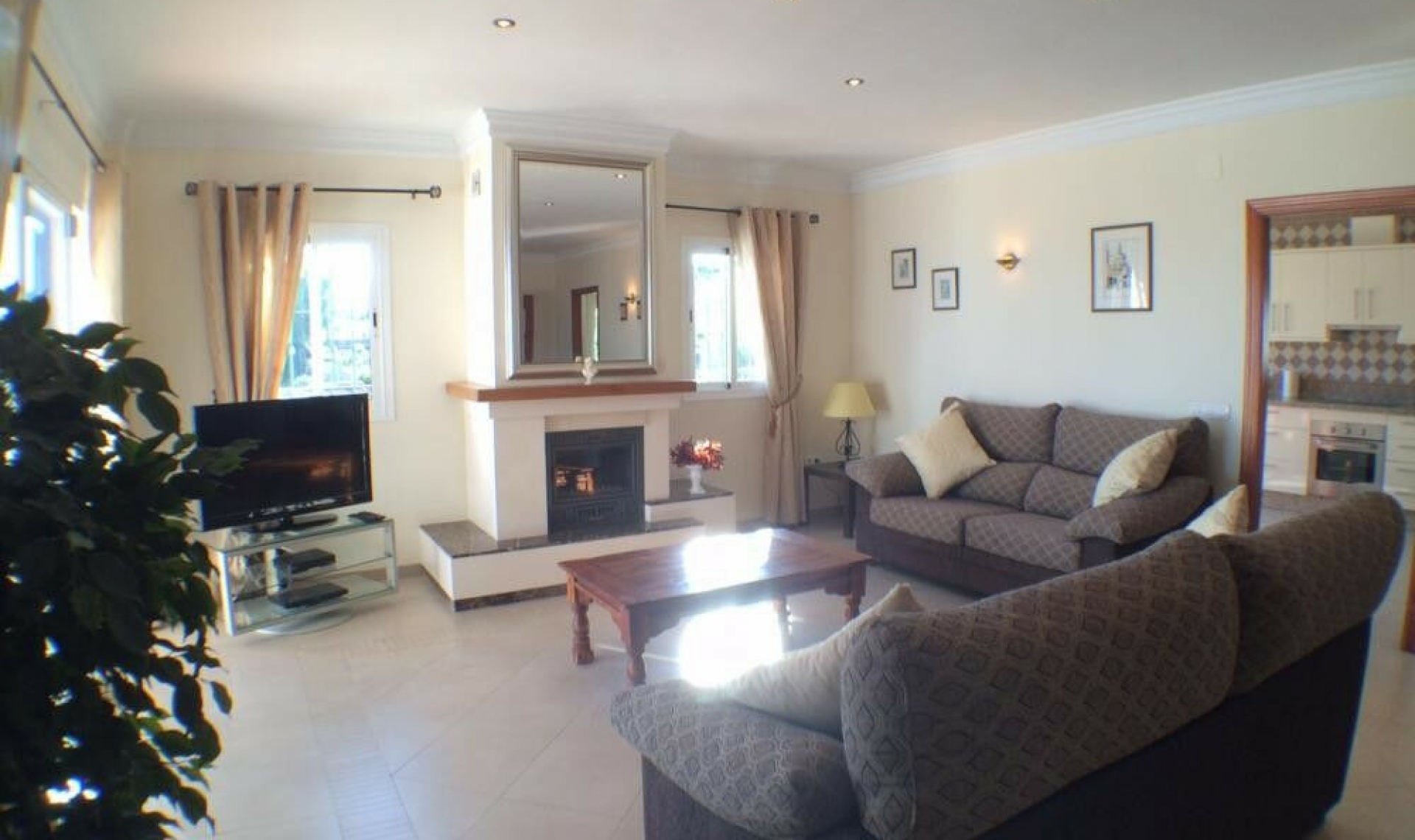 Resale - House -
Frigiliana