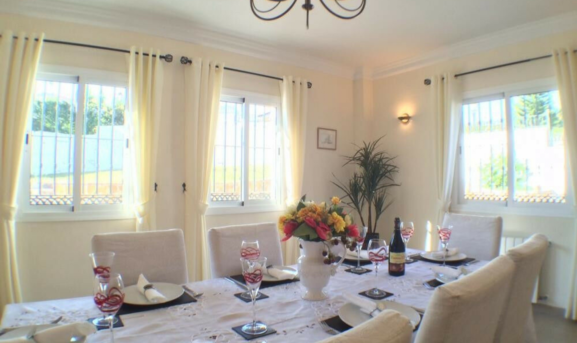 Resale - House -
Frigiliana