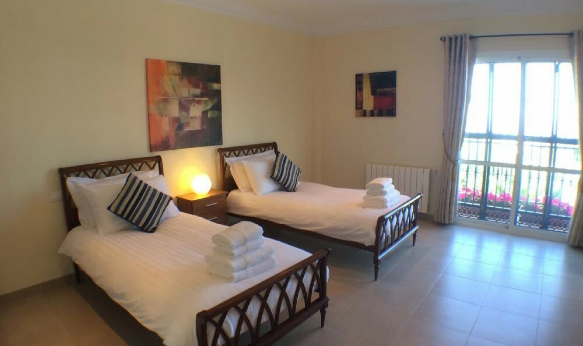 Resale - House -
Frigiliana
