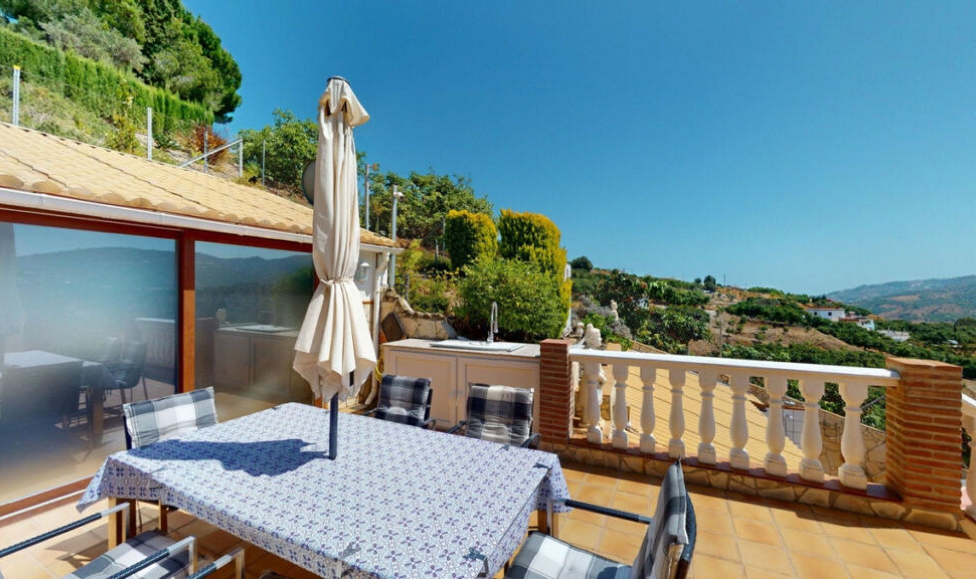 Resale - House -
Frigiliana