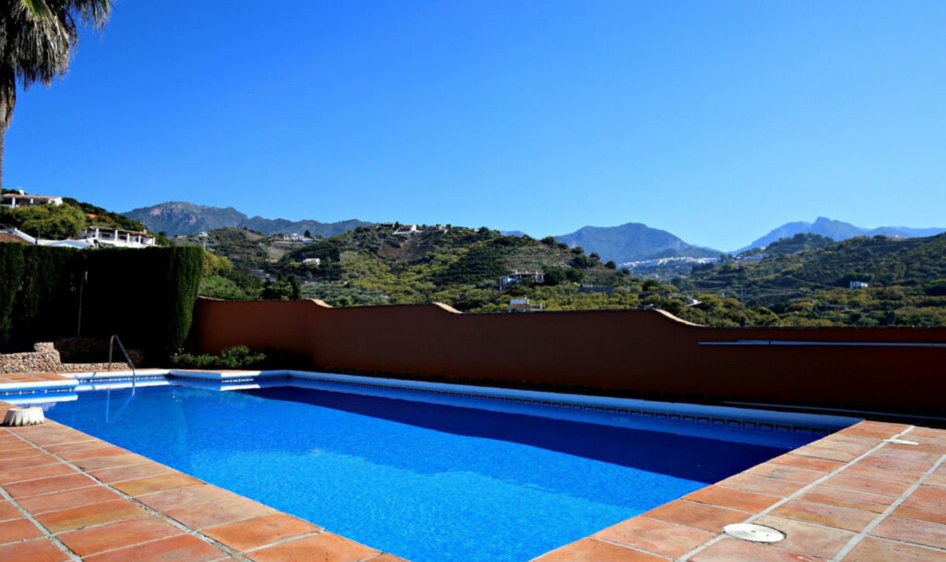 Resale - House -
Frigiliana