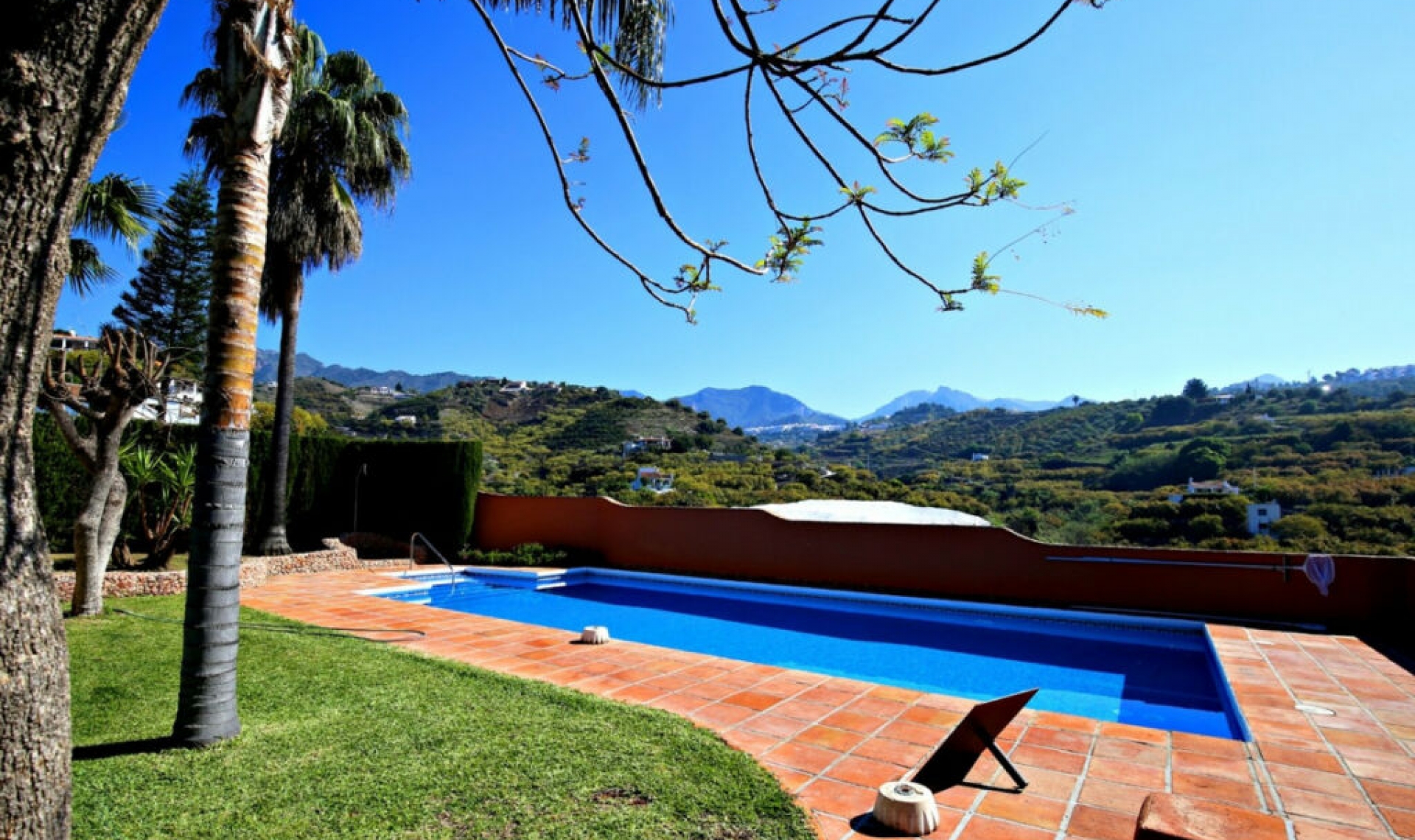 Resale - House -
Frigiliana