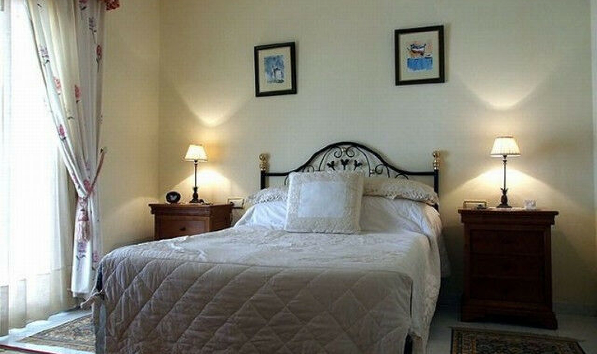 Resale - House -
Frigiliana