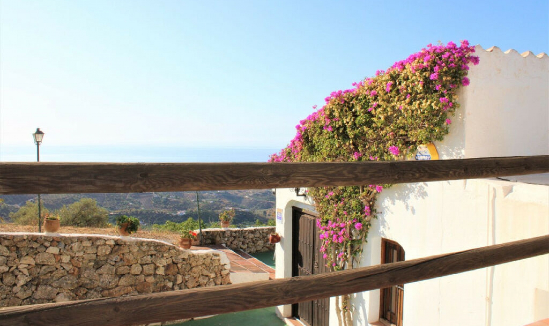 Resale - House -
Frigiliana