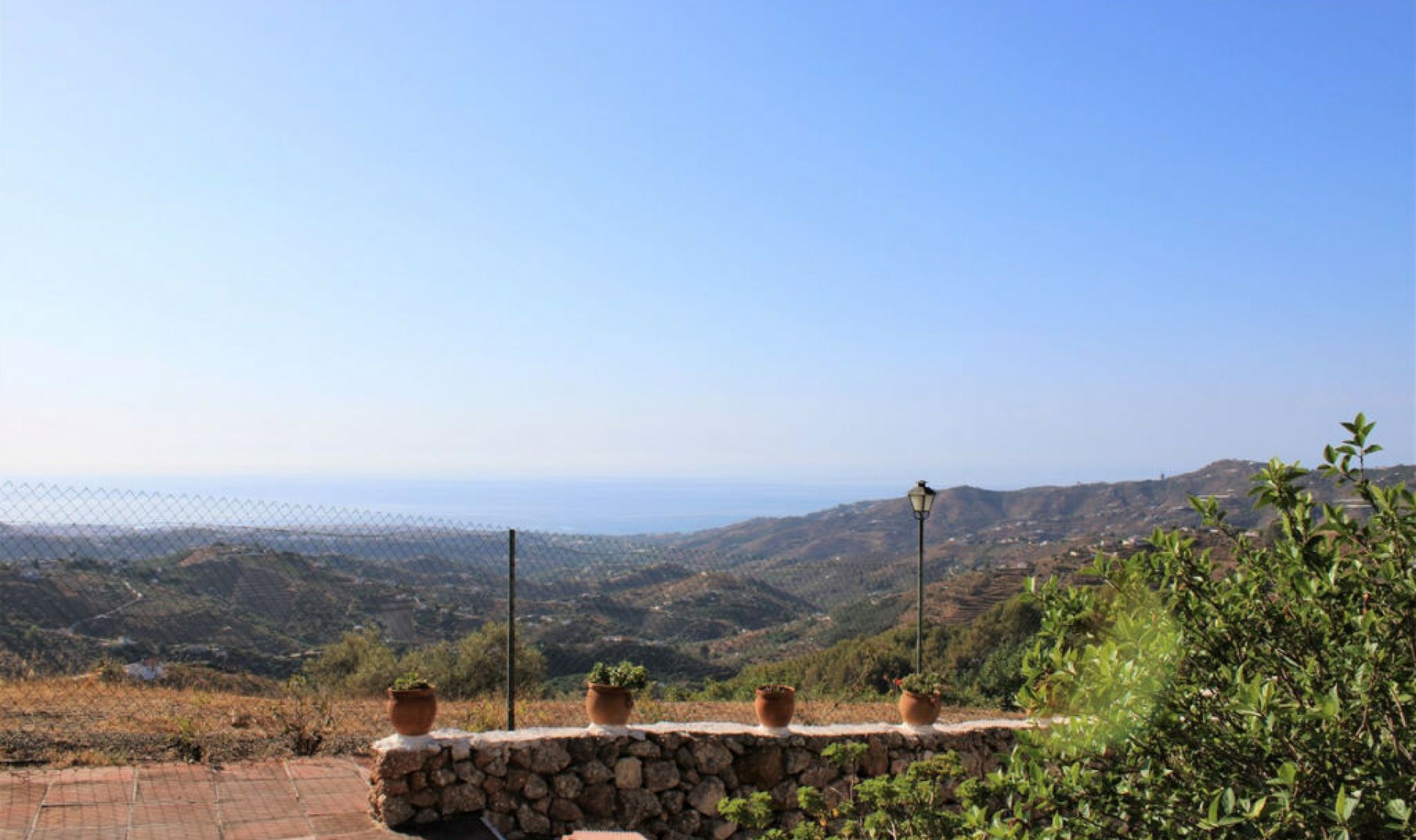Resale - House -
Frigiliana