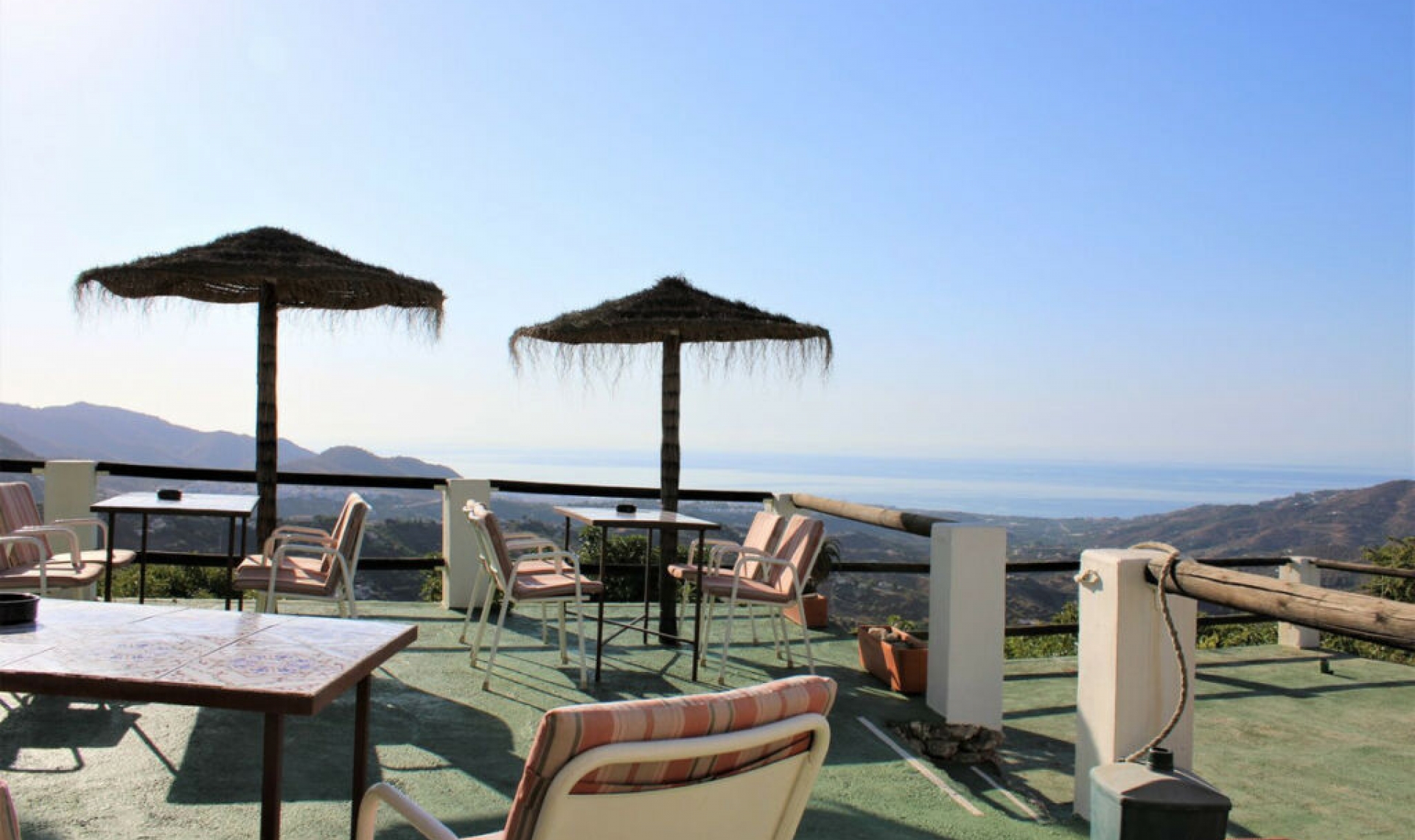 Resale - House -
Frigiliana