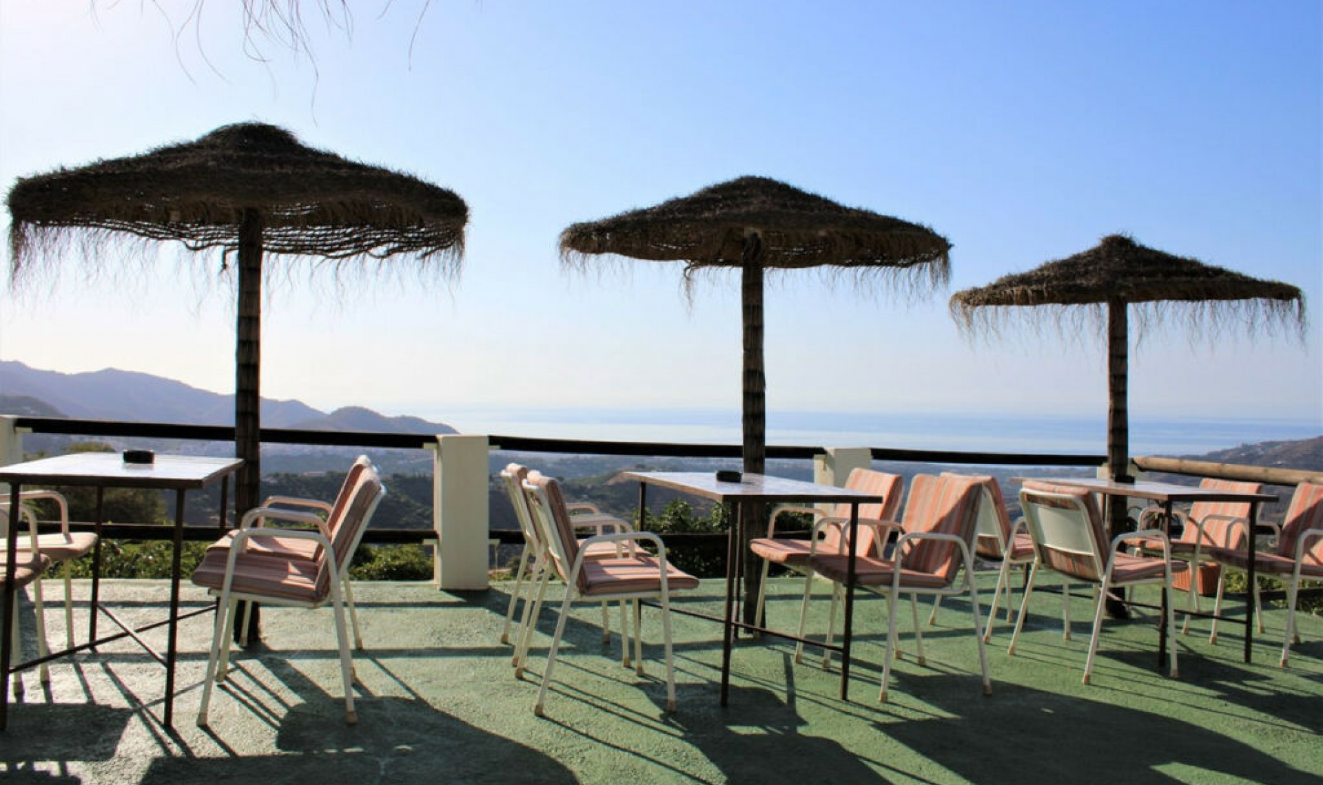 Resale - House -
Frigiliana