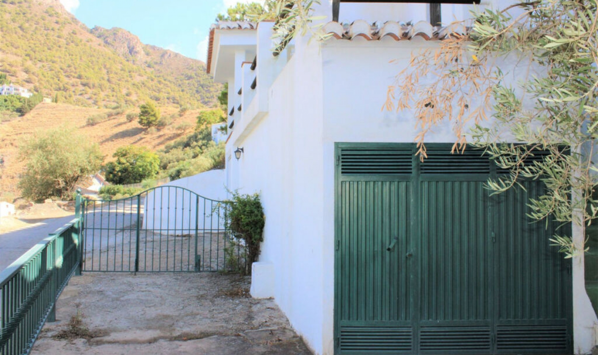 Resale - House -
Frigiliana